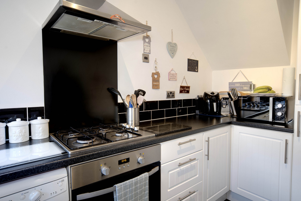 2 bed terraced house for sale in Lyall Way, Gillingham, ME8  - Property Image 2