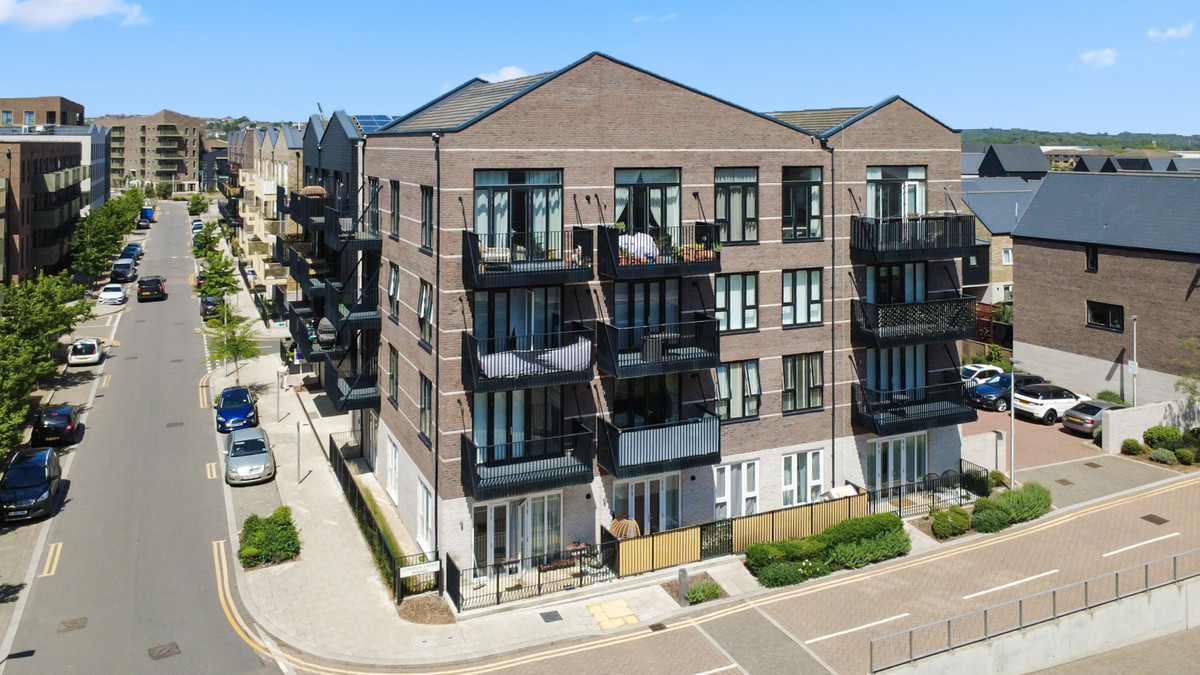 2 bed apartment for sale in Corys Road, Rochester, ME1 1