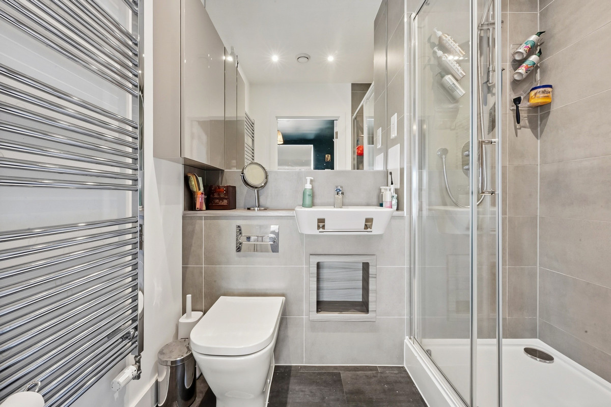 2 bed apartment for sale in Corys Road, Rochester, ME1 7