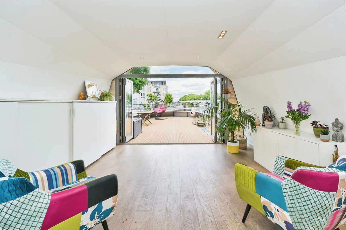 2 bed house boat for sale in 3 Panther Quay, Kingston upon Thames KT1 4BU  - Property Image 5