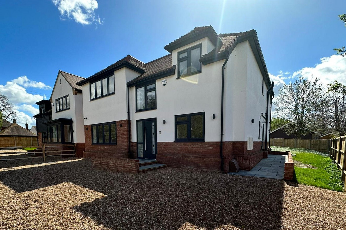 4 bed detached house for sale in The Old Fairground, Wingham, Canterbury, CT3  - Property Image 2