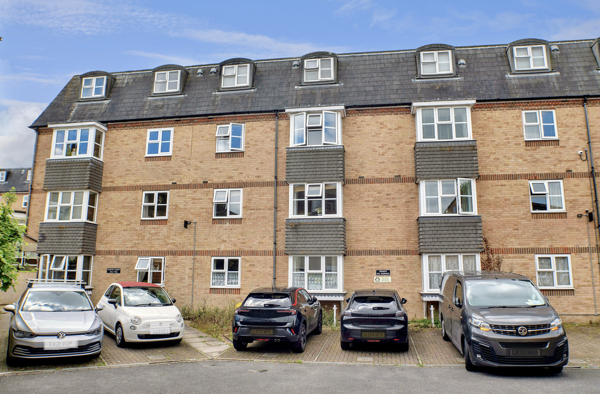 1 bed apartment for sale in Darwin Court Gravel Walk, Rochester, ME1  - Property Image 9