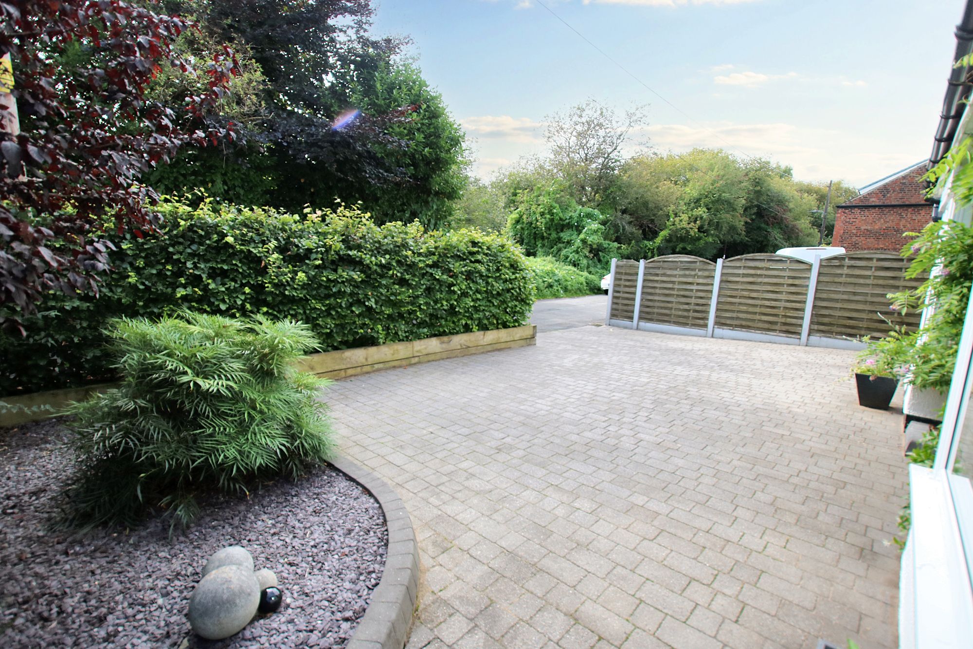 3 bed detached house for sale in Bank Street, Glazebrook, WA3 49