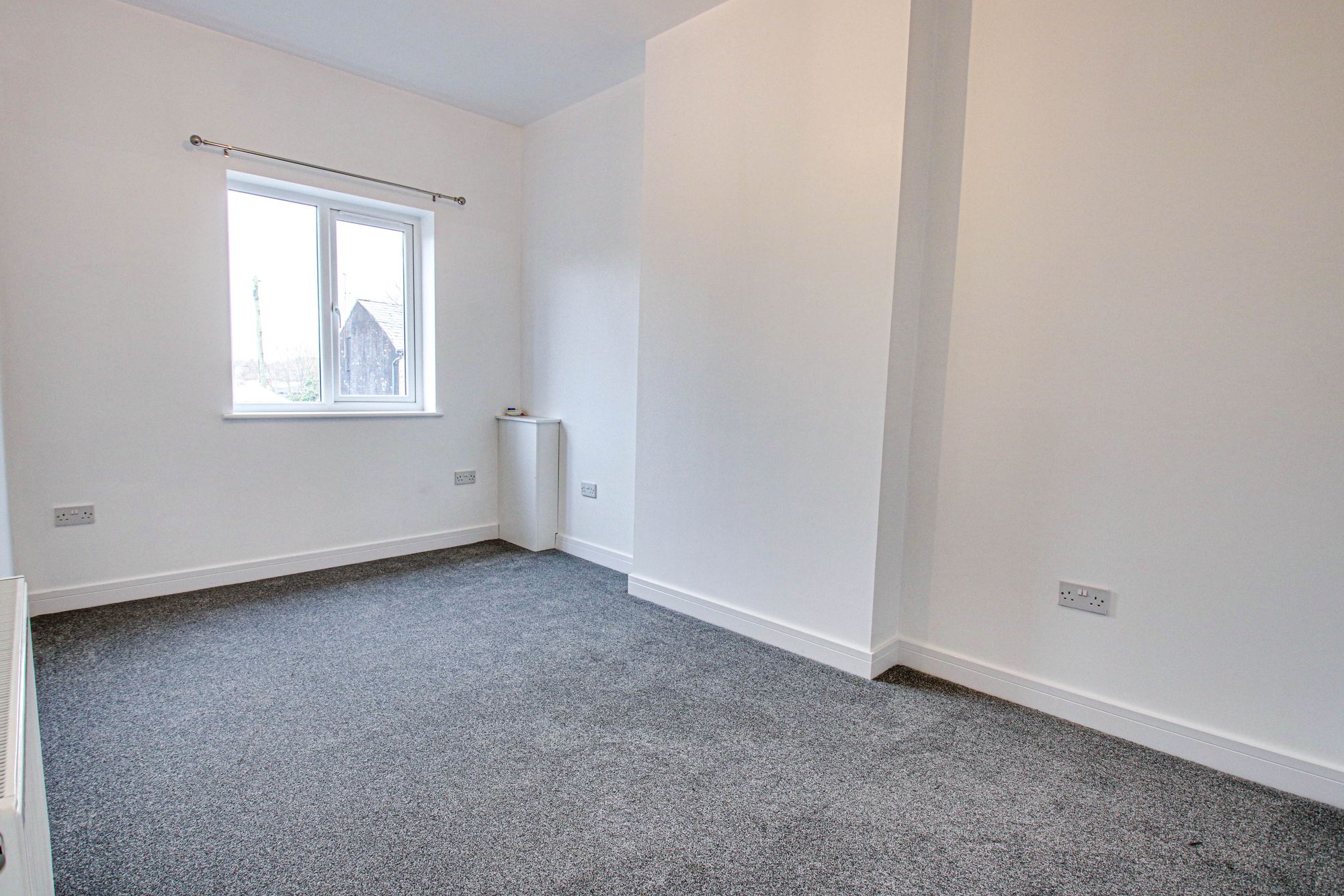 2 bed flat to rent in 176c Liverpool Road, Cadishead, Manchester, M44 5DD 4