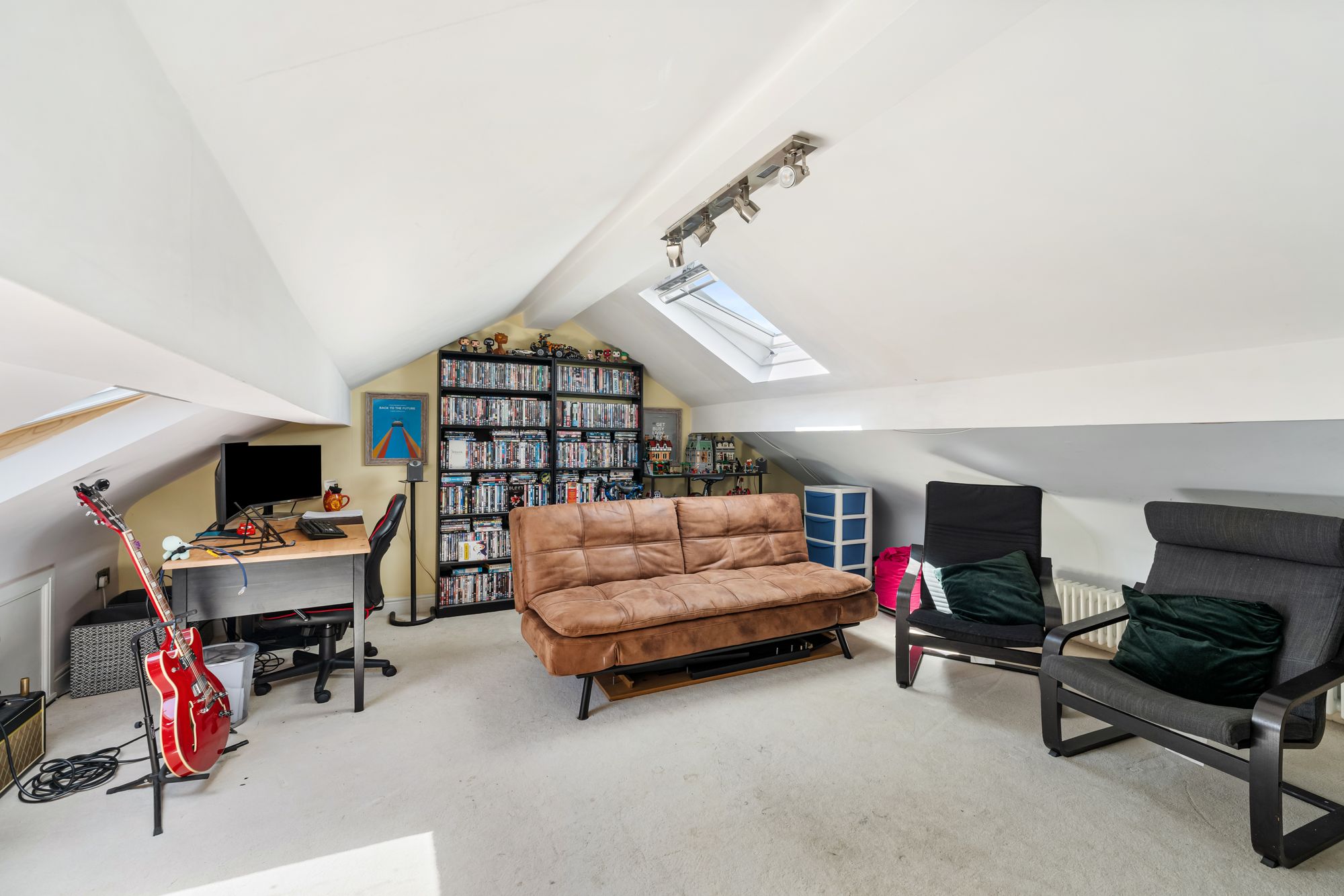 3 bed end of terrace house for sale in Liverpool Road, Cadishead, M44 27