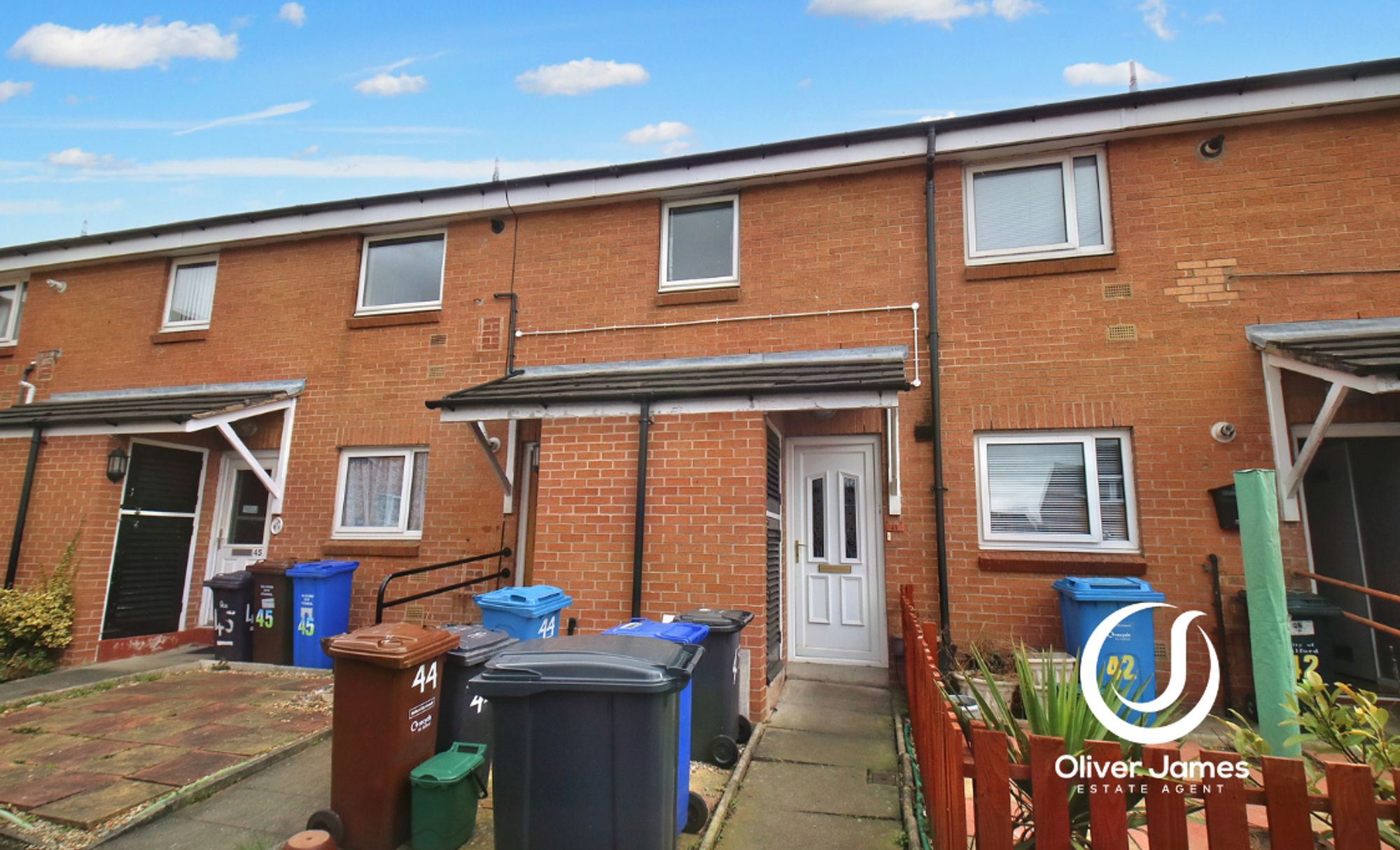 2 bed apartment to rent in Zinnia Drive, Irlam, M44
