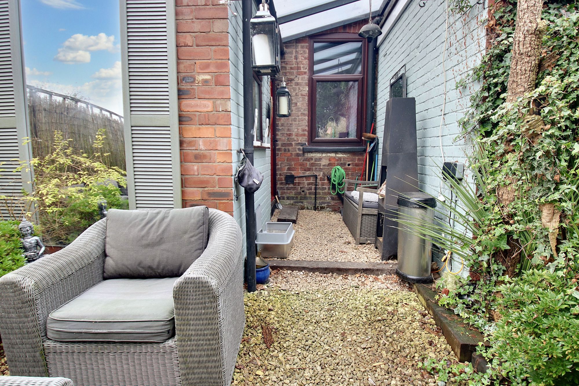 2 bed mid-terraced house to rent in Lytherton Avenue, Cadishead, M44 12