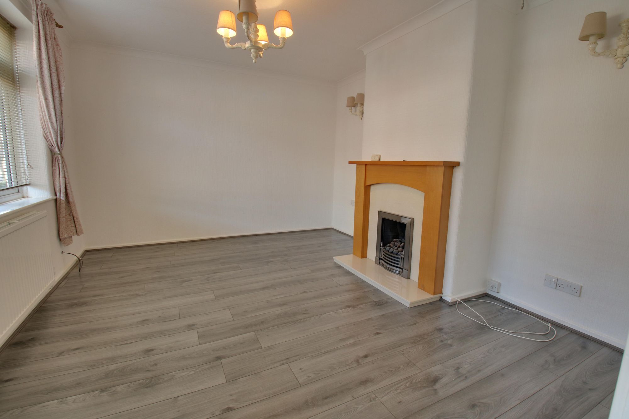 3 bed mid-terraced house to rent in Buckingham Road, Cadishead, M44 1