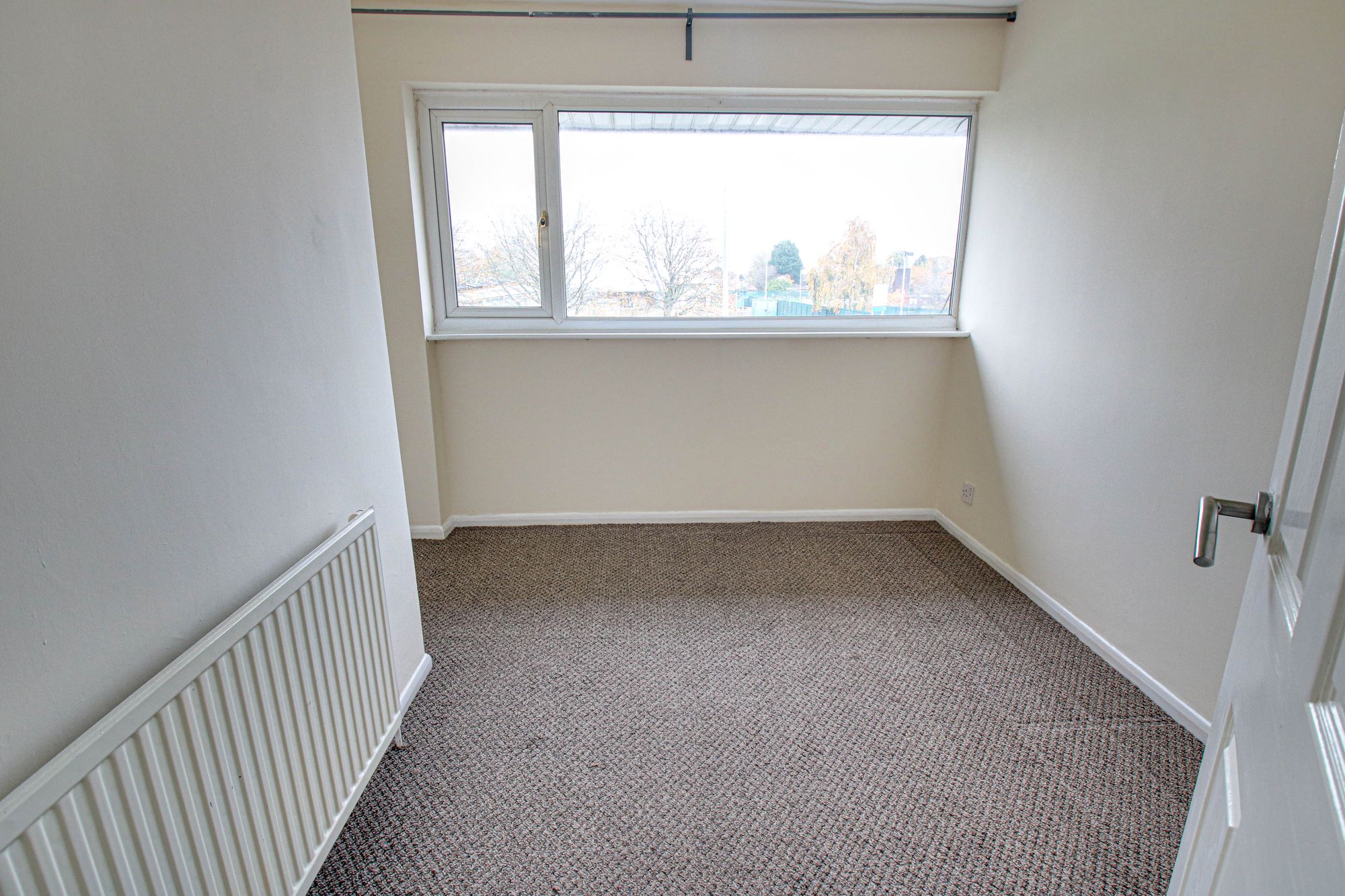3 bed mid-terraced house to rent in Cutnook Lane, Irlam, M44 7