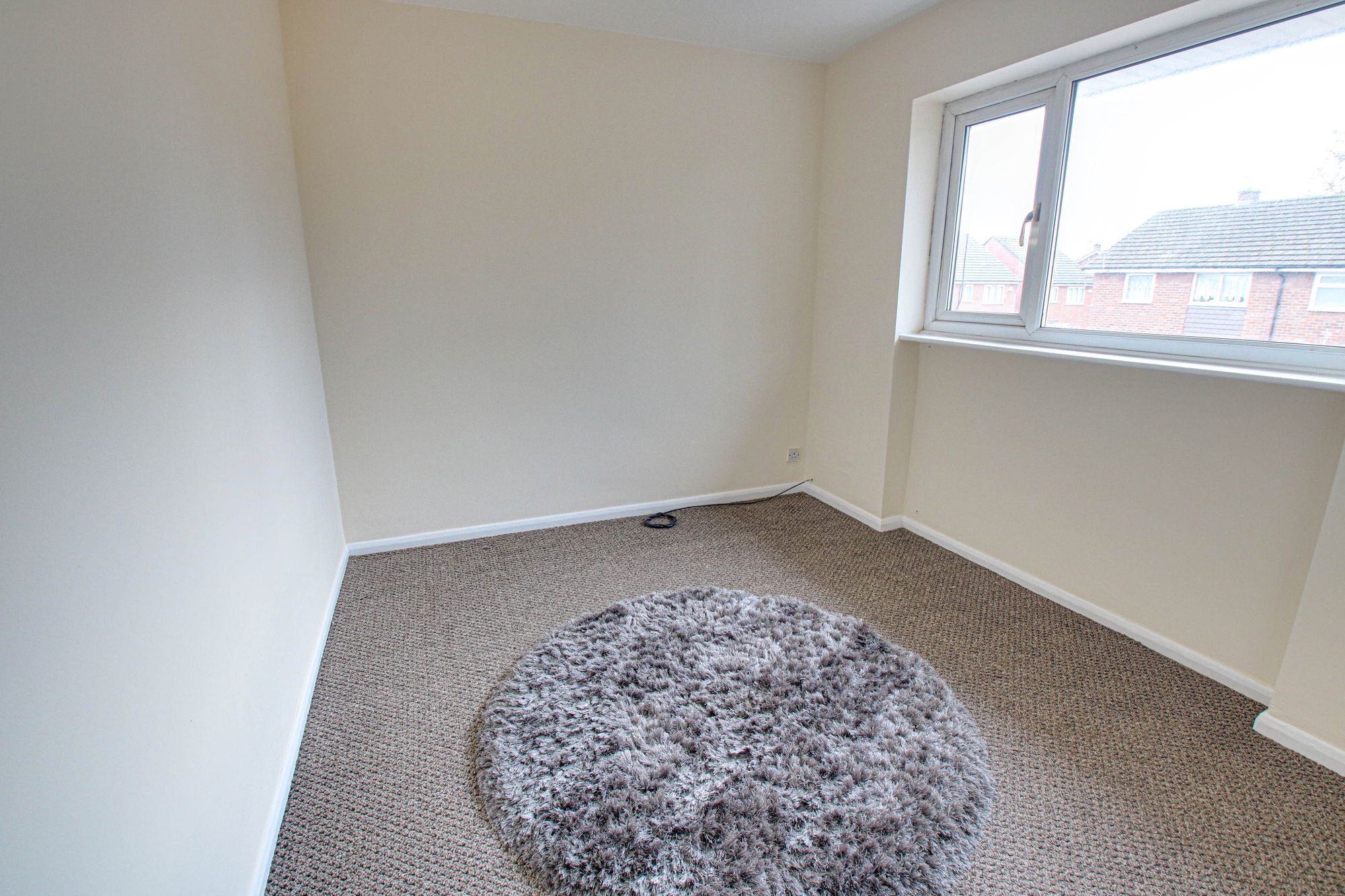 3 bed mid-terraced house to rent in Cutnook Lane, Irlam, M44 8