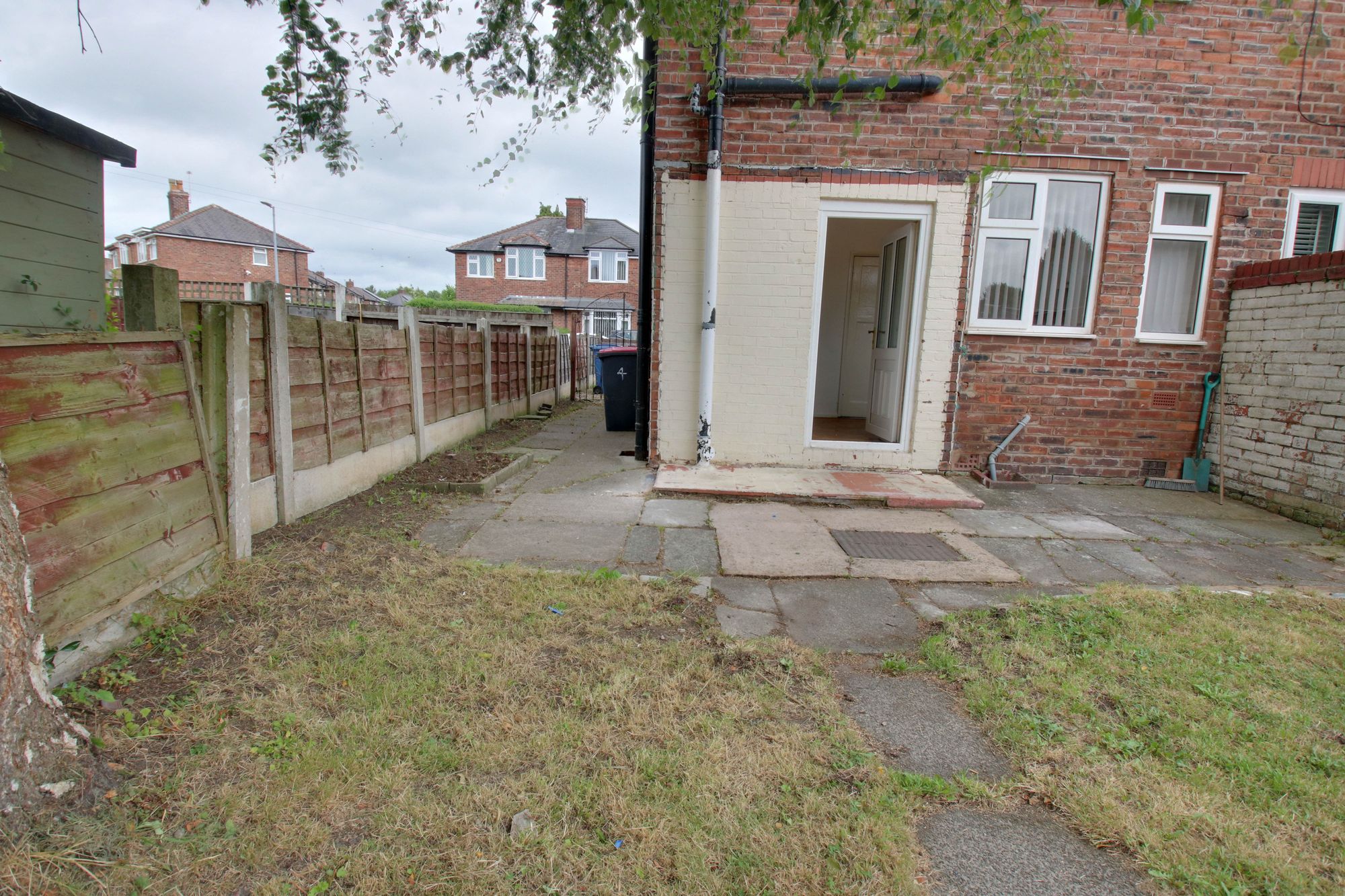 2 bed end of terrace house to rent in Warwick Road, Cadishead, M44 11