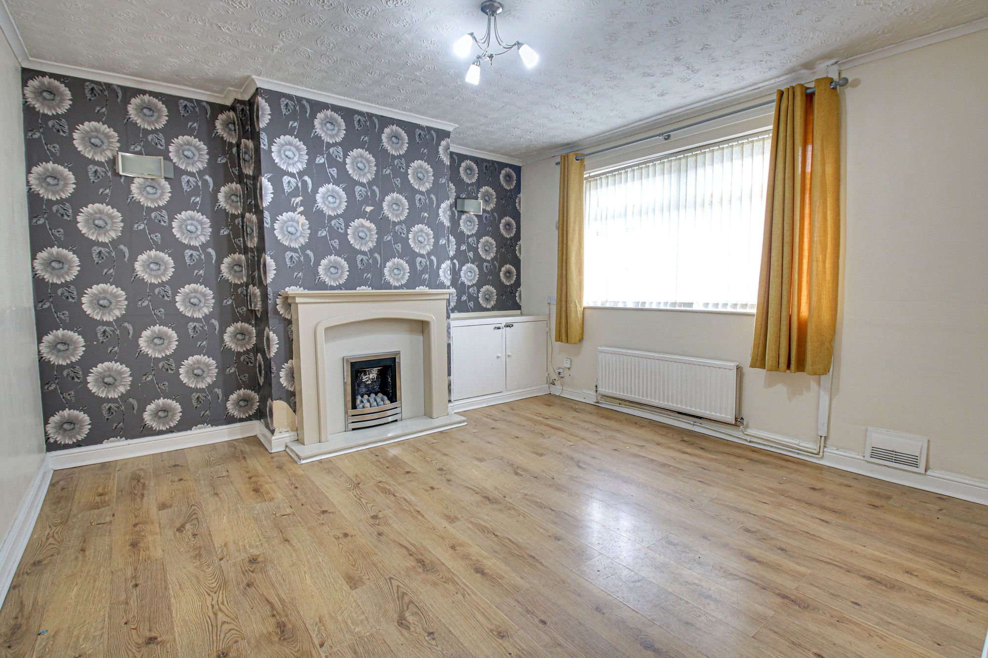 3 bed end of terrace house to rent in Cambrai Crescent, Eccles, M30 1