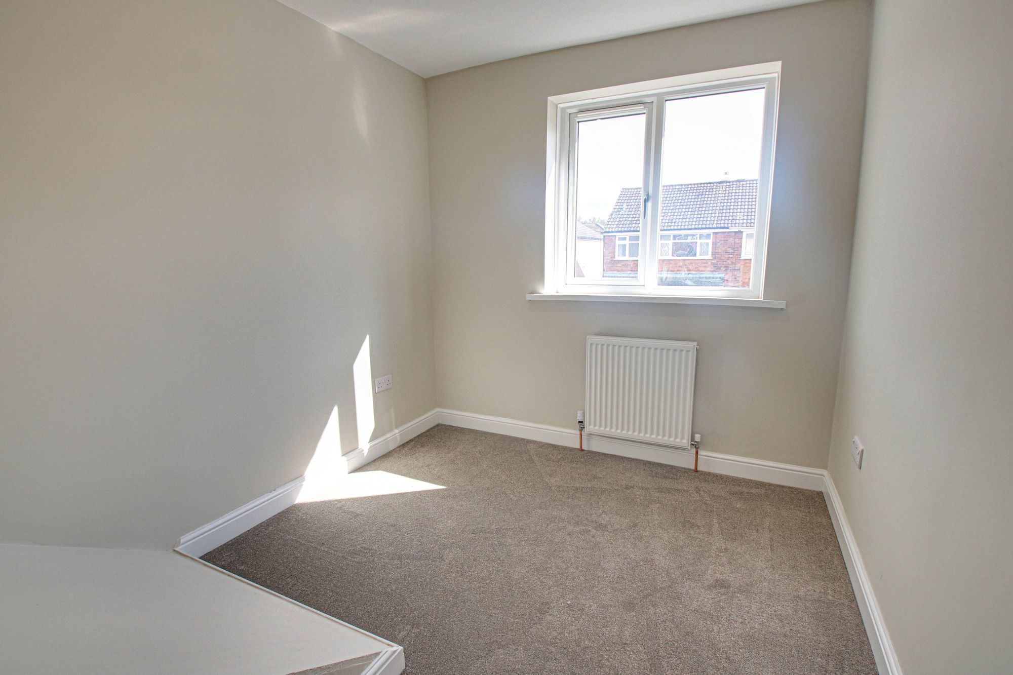 3 bed semi-detached house to rent in Broadway, Irlam, M44 6