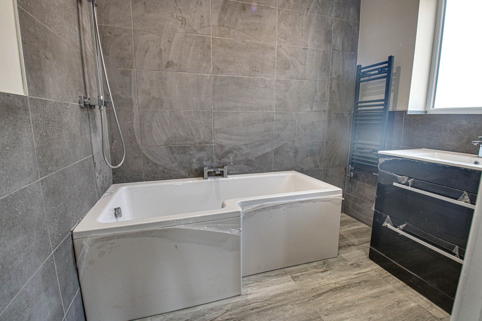 3 bed semi-detached house to rent in Broadway, Irlam, M44 8