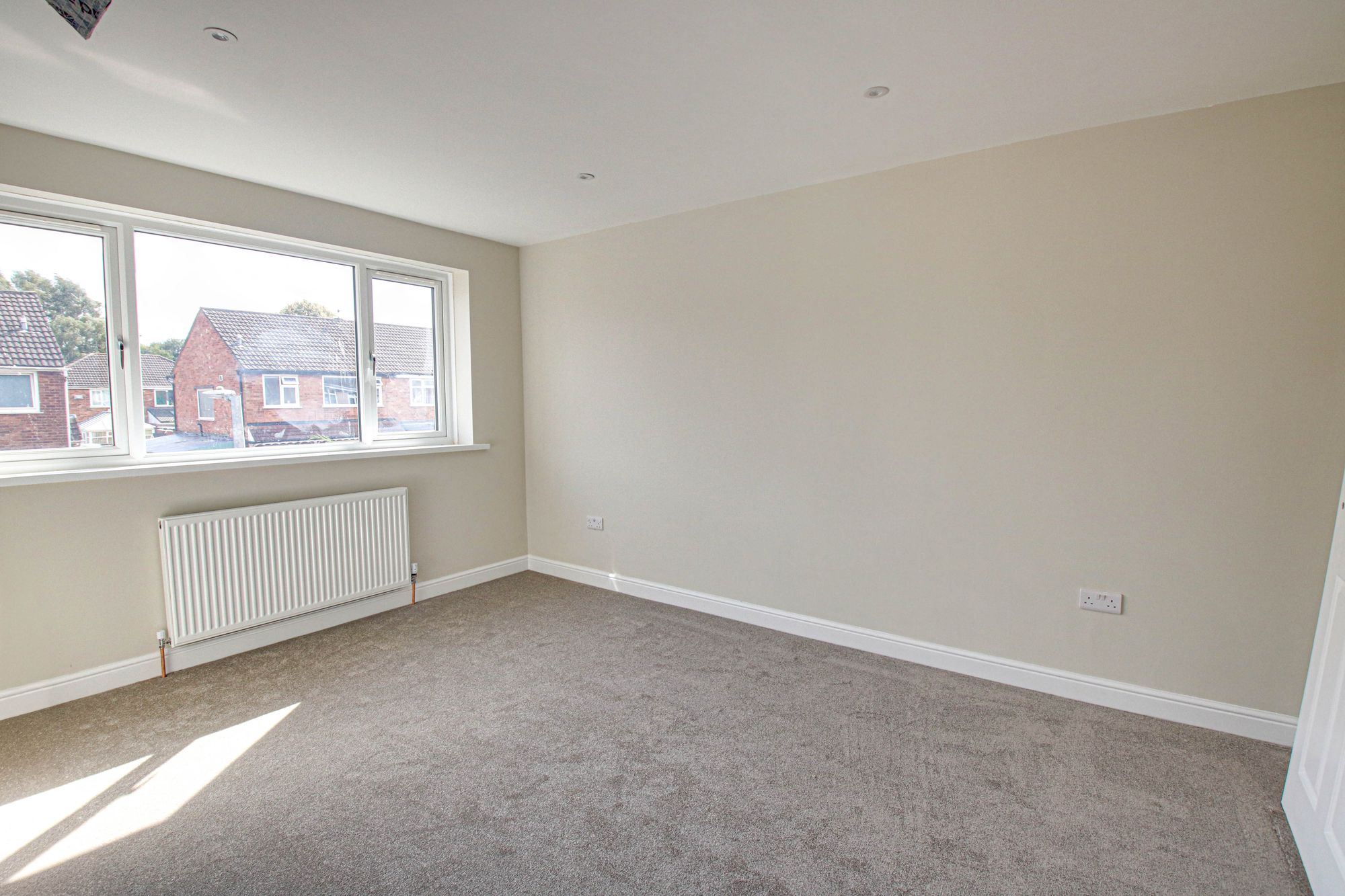 3 bed semi-detached house to rent in Broadway, Irlam, M44  - Property Image 6