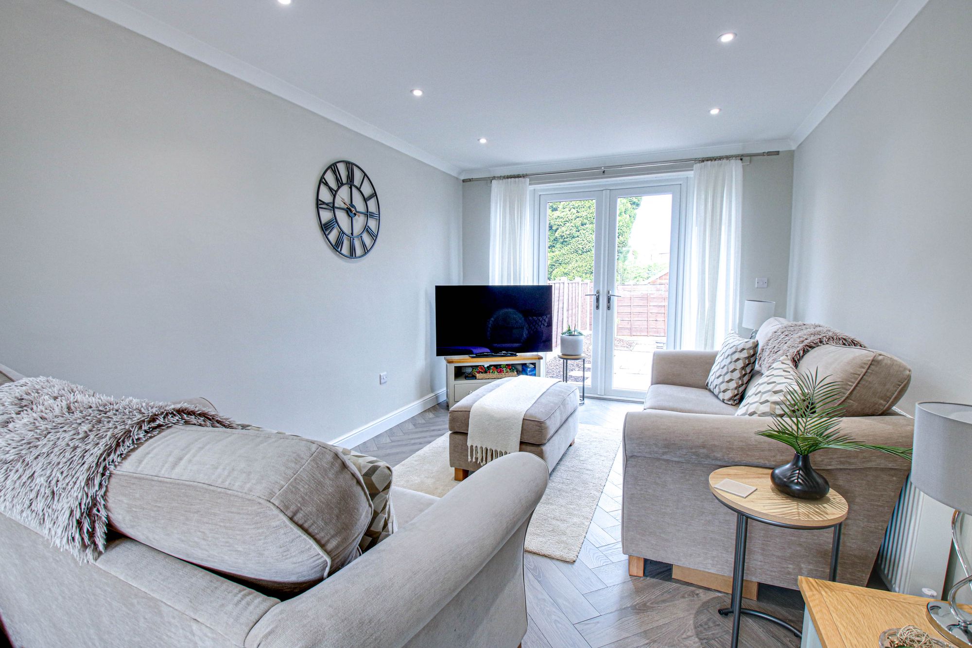 3 bed semi-detached house to rent in Broadway, Irlam, M44 4