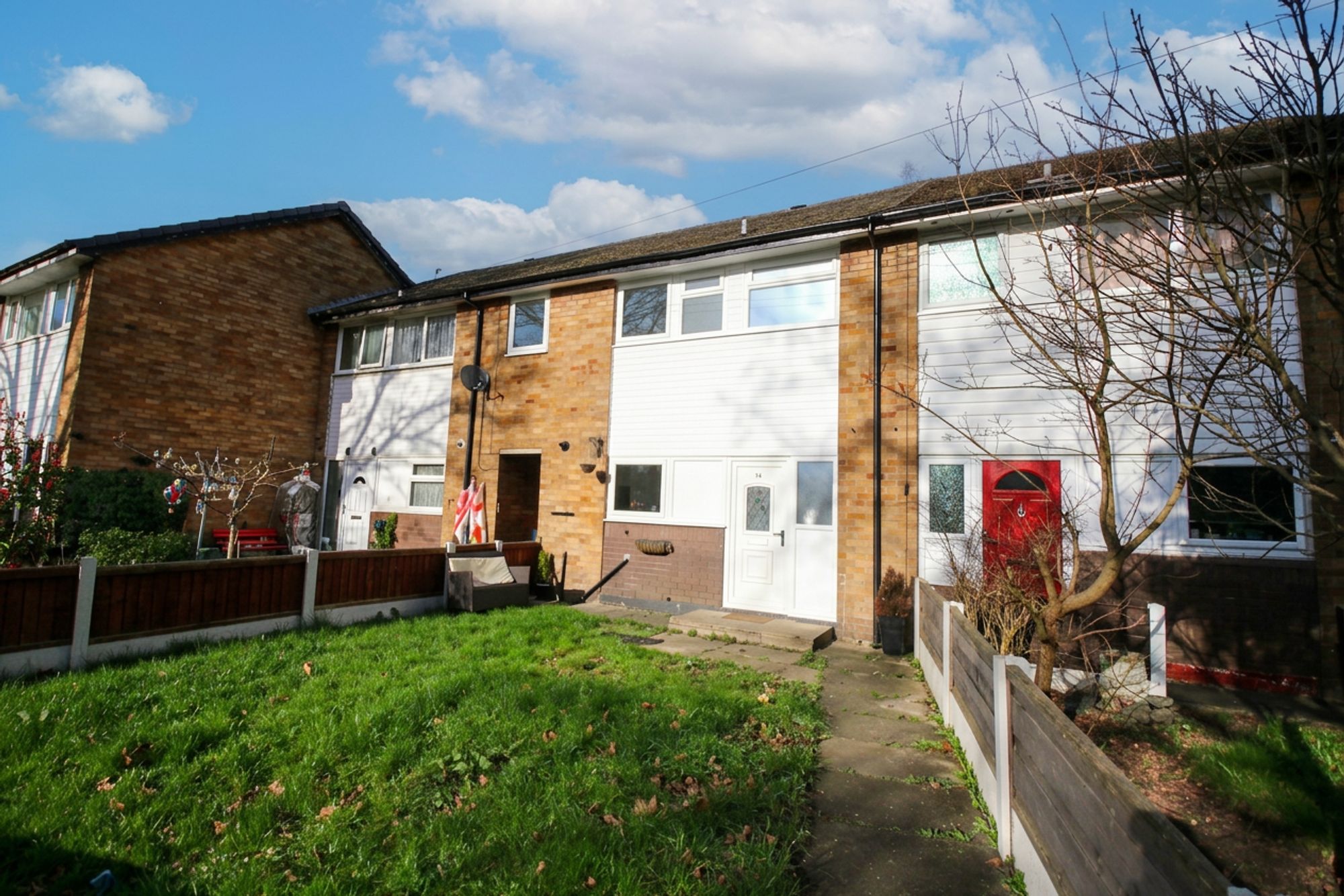 3 bed terraced house to rent in Cutnook Lane, Irlam, M44 - Property Image 1