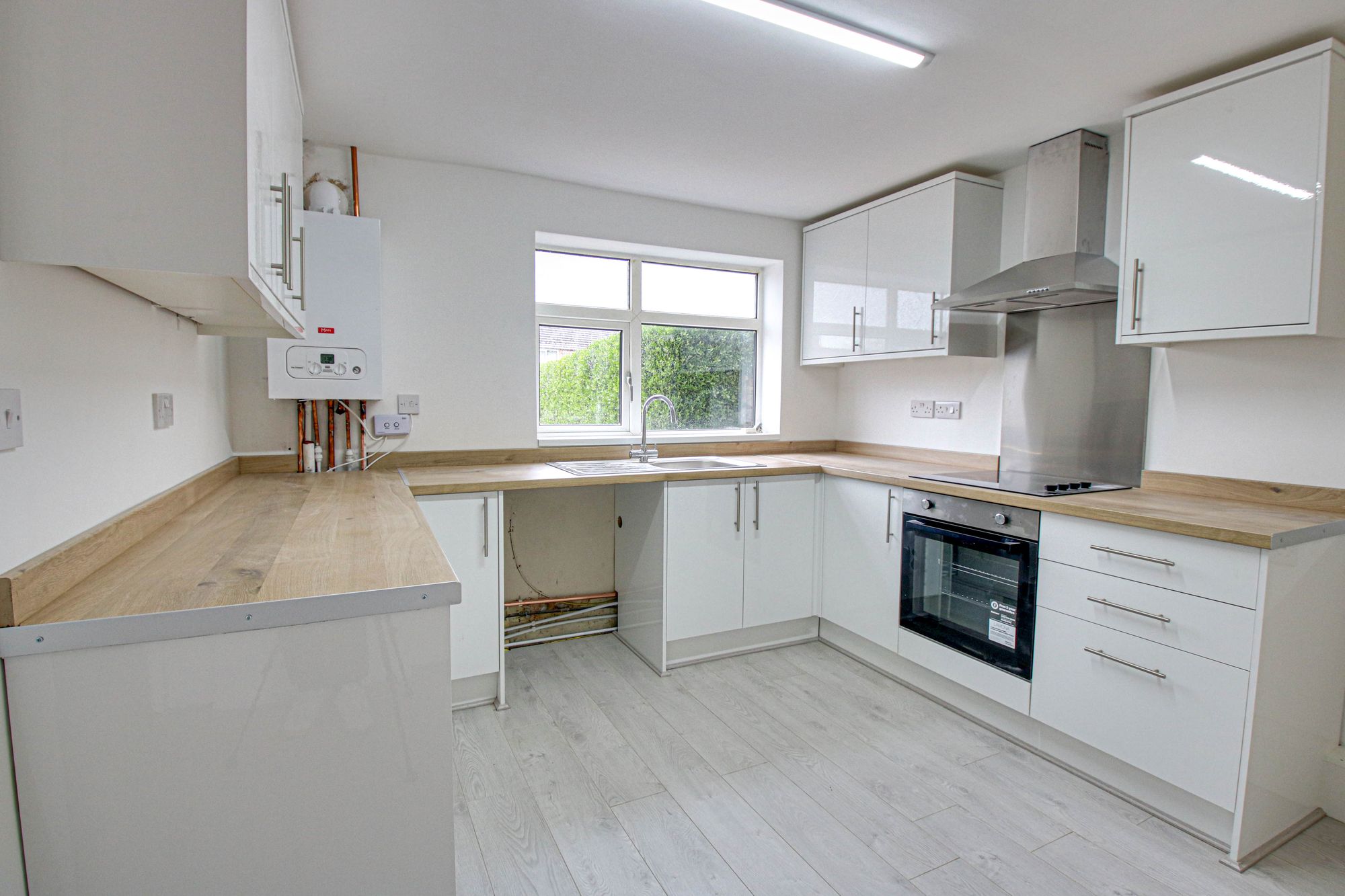 3 bed terraced house to rent in Bolton Road, Swinton, M27 1