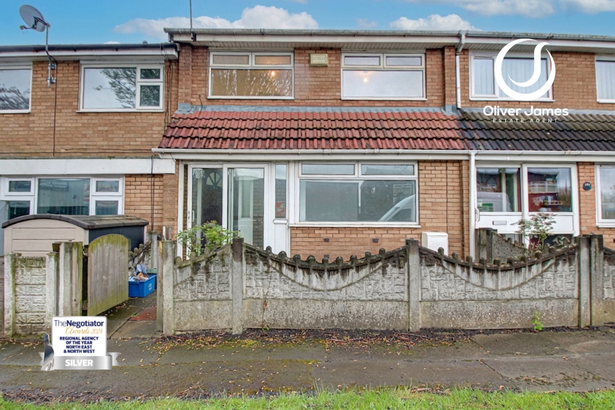 3 bed terraced house to rent in Bolton Road, Swinton, M27