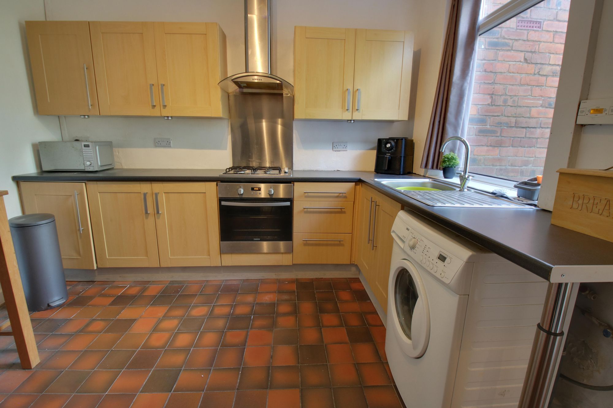 2 bed mid-terraced house to rent in Lytherton Avenue, Cadishead, M44  - Property Image 3