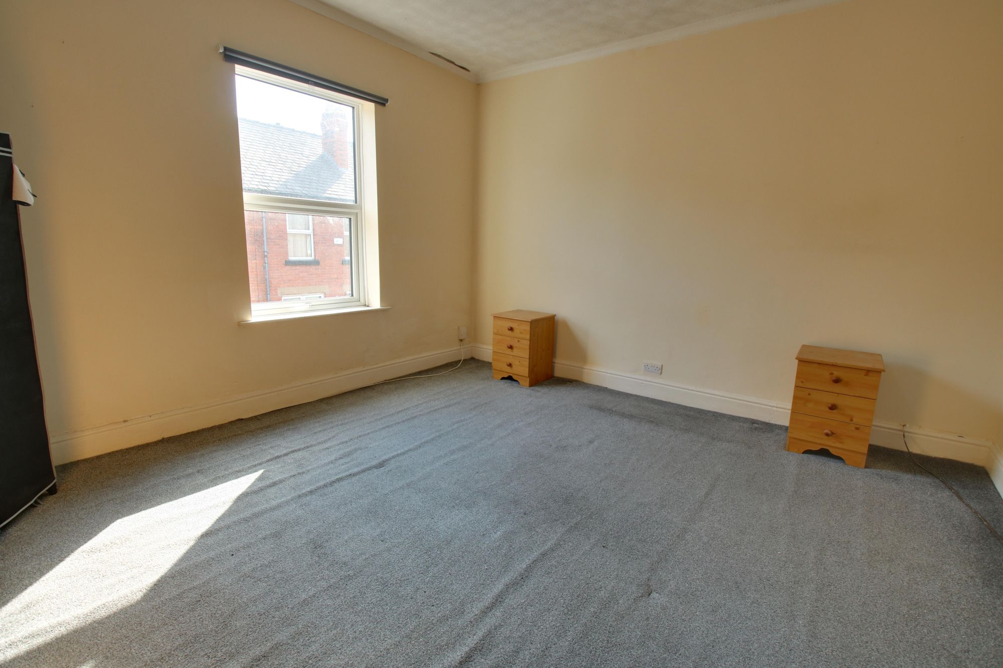 2 bed mid-terraced house to rent in Lytherton Avenue, Cadishead, M44 5