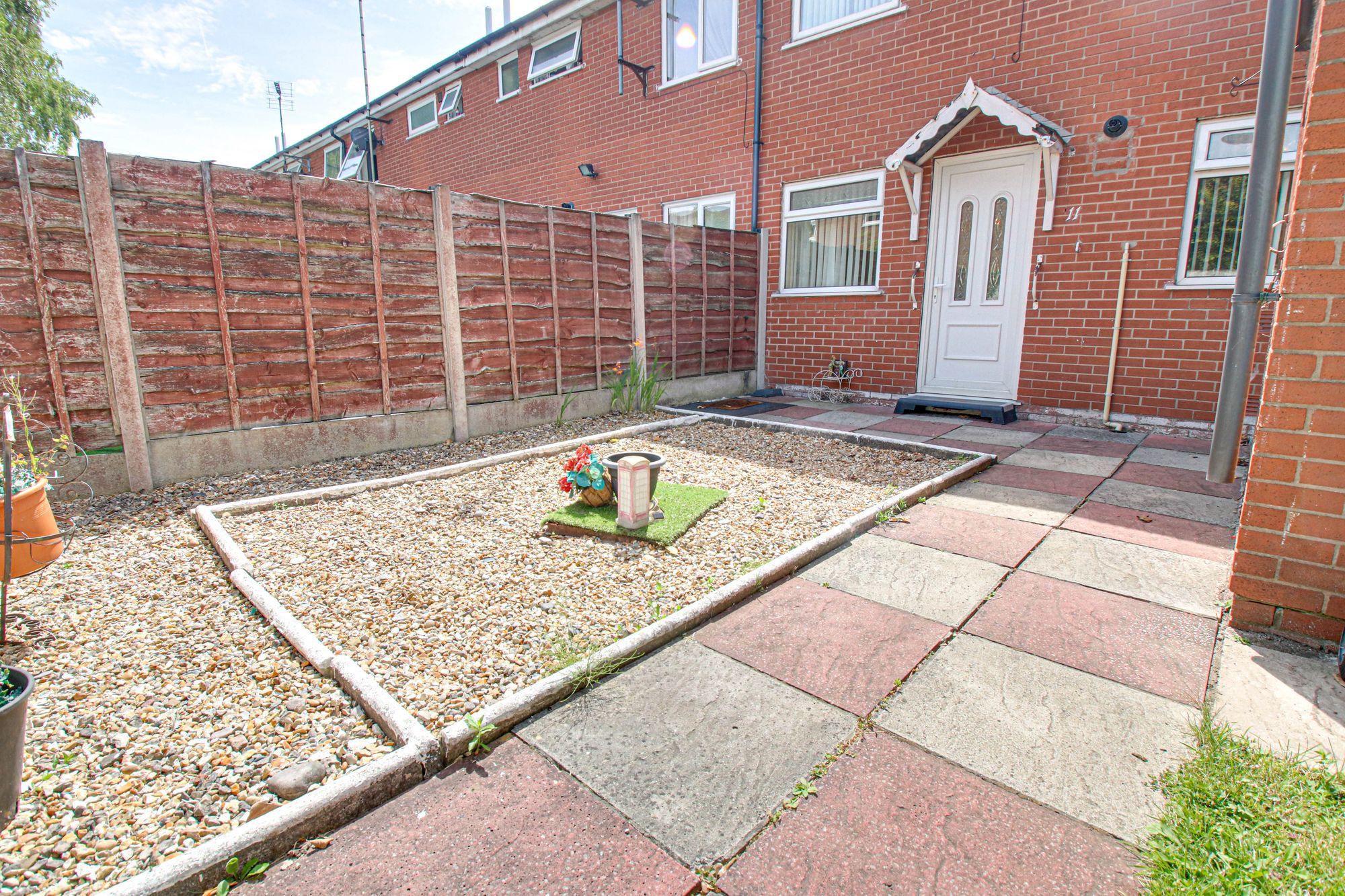 3 bed end of terrace house for sale in Cromwell Court, Irlam, M44 16