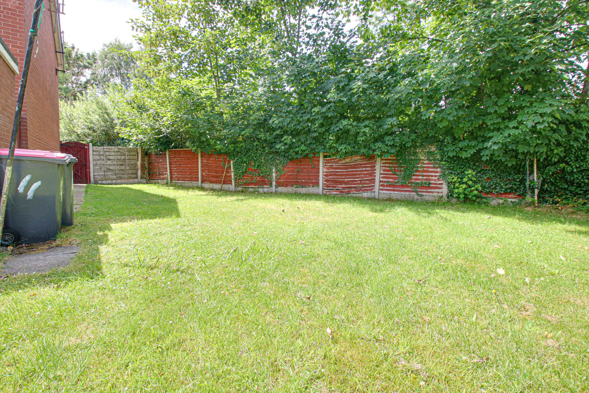3 bed end of terrace house for sale in Cromwell Court, Irlam, M44  - Property Image 16
