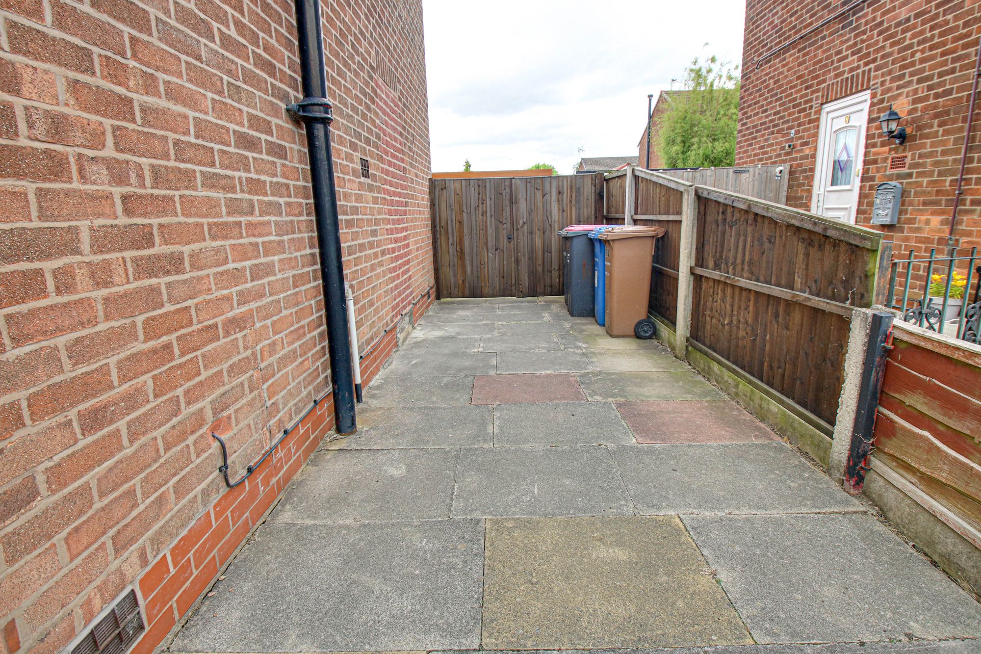 3 bed semi-detached house to rent in Brackley Avenue, Cadishead, M44 13