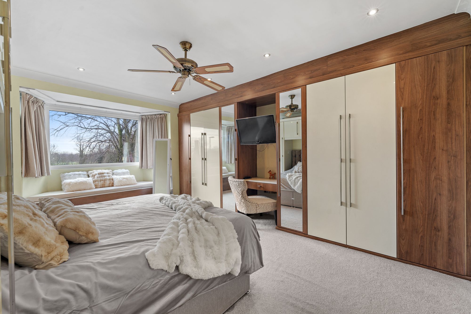 4 bed detached house for sale in Park Lane, Whitefield, M45 23