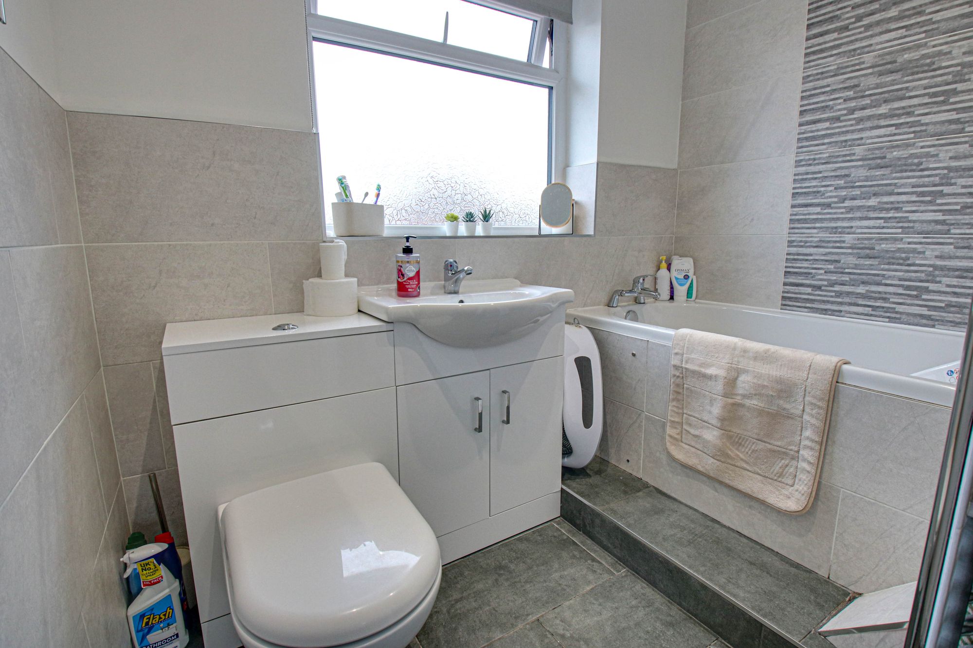 3 bed semi-detached house for sale in Leyland Avenue, Irlam, M44  - Property Image 14
