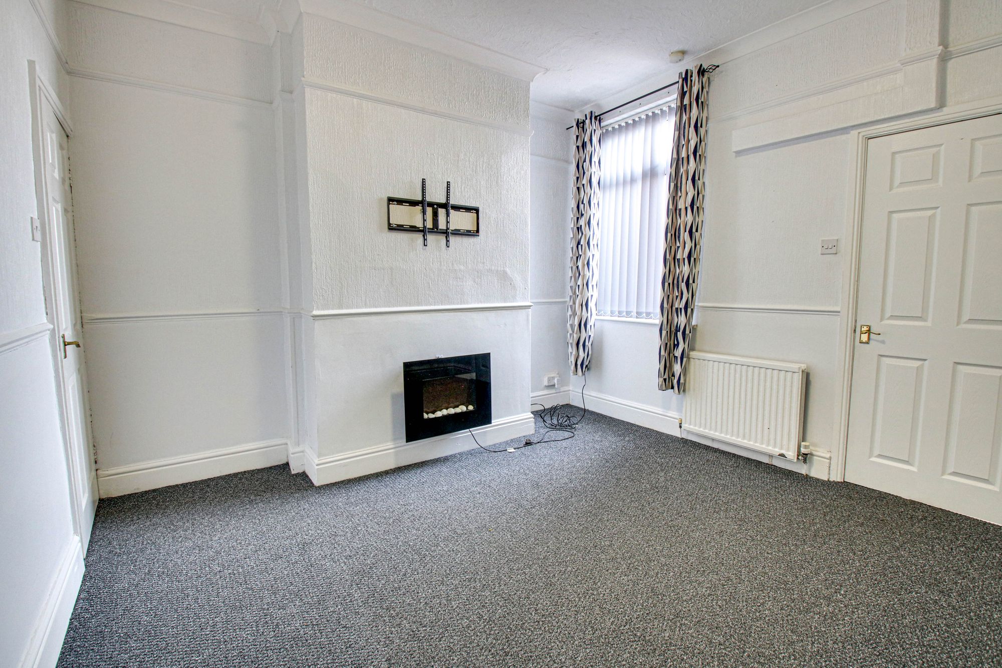 2 bed mid-terraced house to rent in Dixon Street, Irlam, M44 3