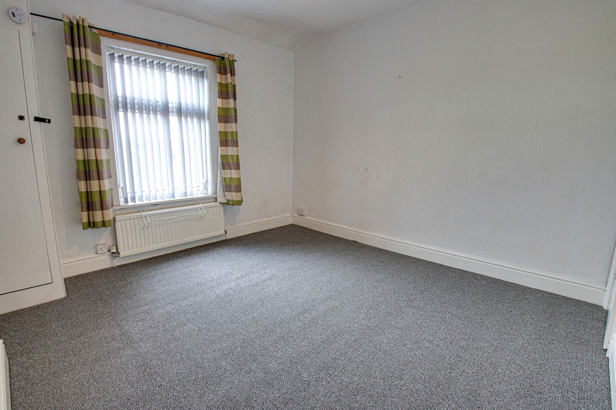 2 bed mid-terraced house to rent in Dixon Street, Irlam, M44 6