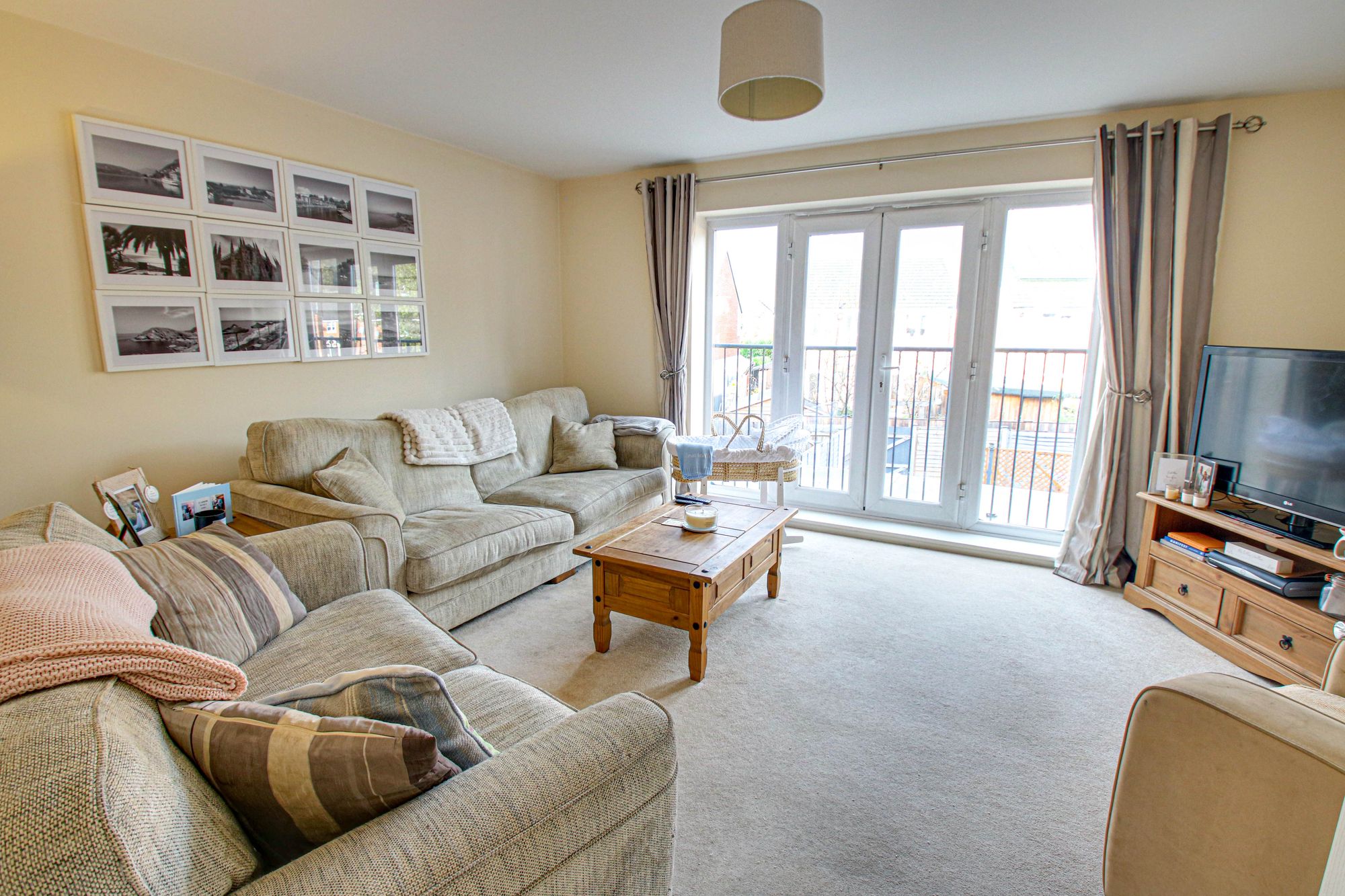 4 bed mid-terraced house for sale in Roseway Avenue, Cadishead, M44 9