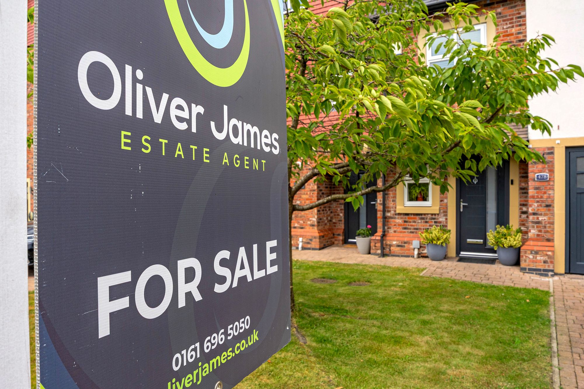 4 bed mid-terraced house for sale in Manchester Road, Rixton, WA3 33