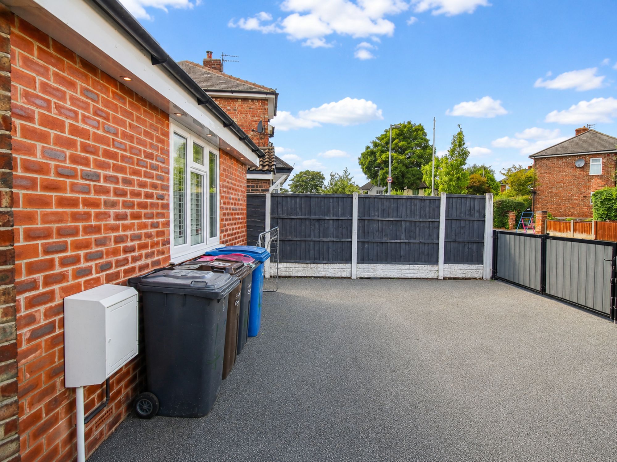 4 bed semi-detached house for sale in Boundary Road, Irlam, M44 27