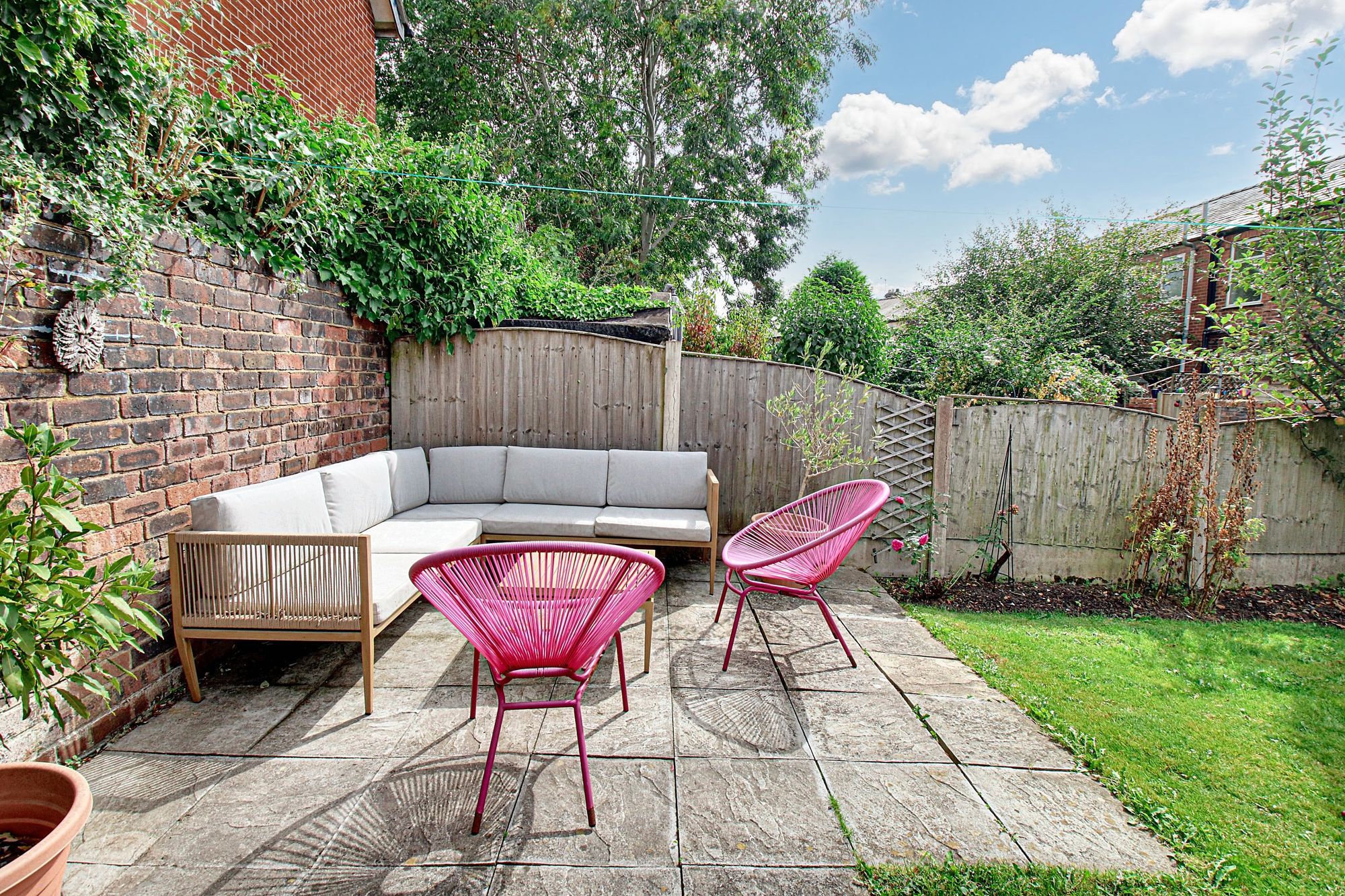 2 bed terraced house for sale in Dean Road, Cadishead, M44 19