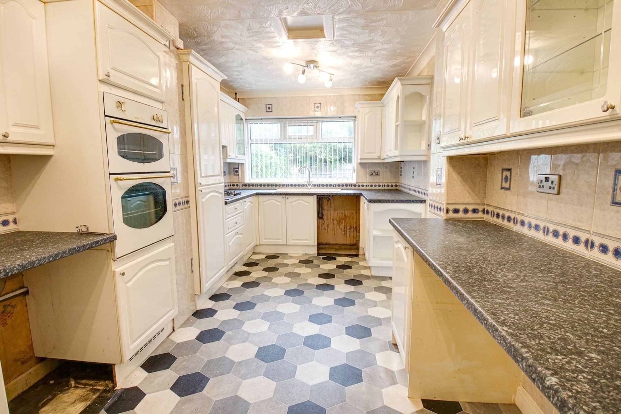 3 bed semi-detached house to rent in West Way, Little Hulton, M38  - Property Image 7