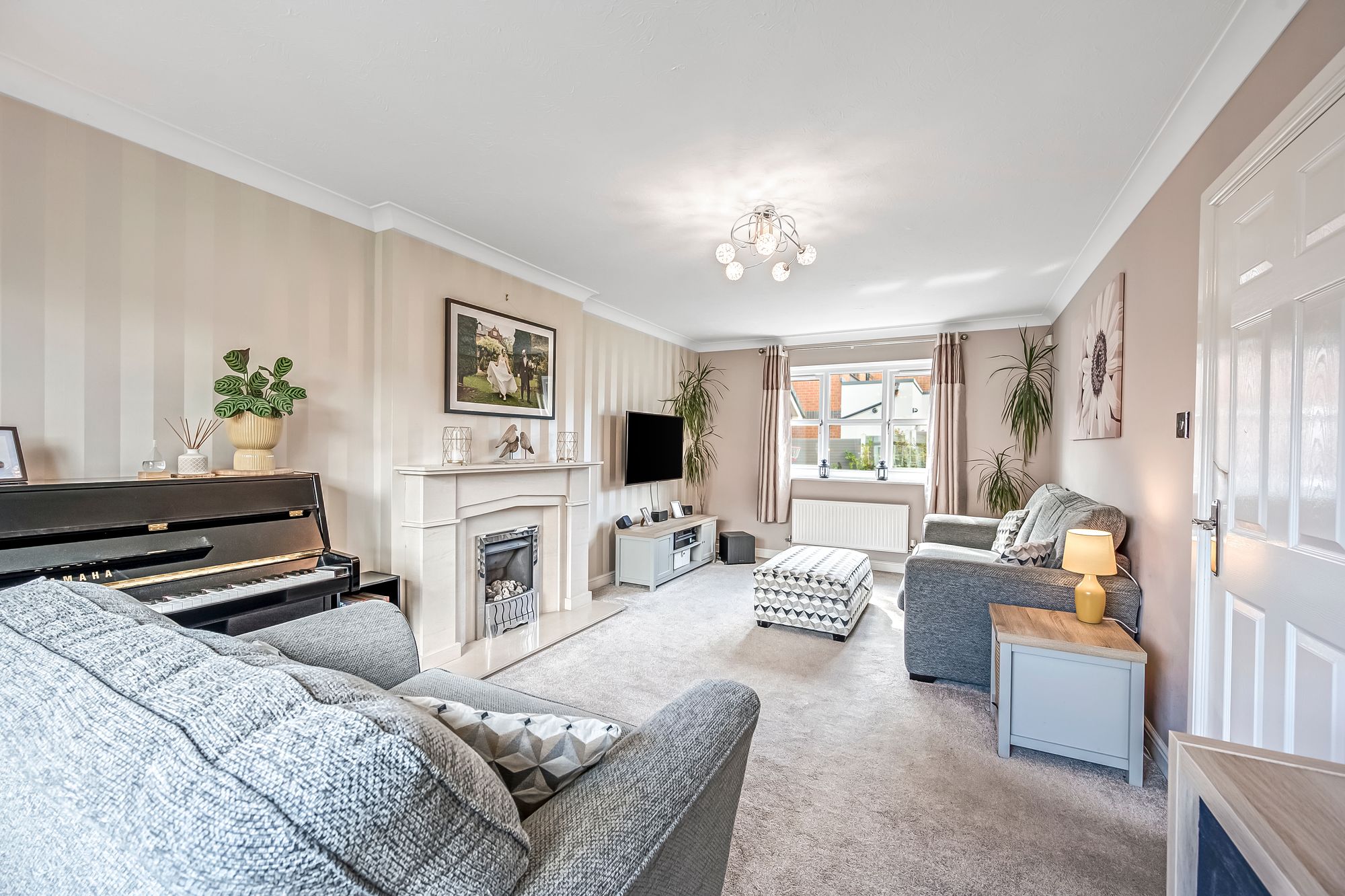 4 bed detached house for sale in Kingston Close, Bury  - Property Image 2