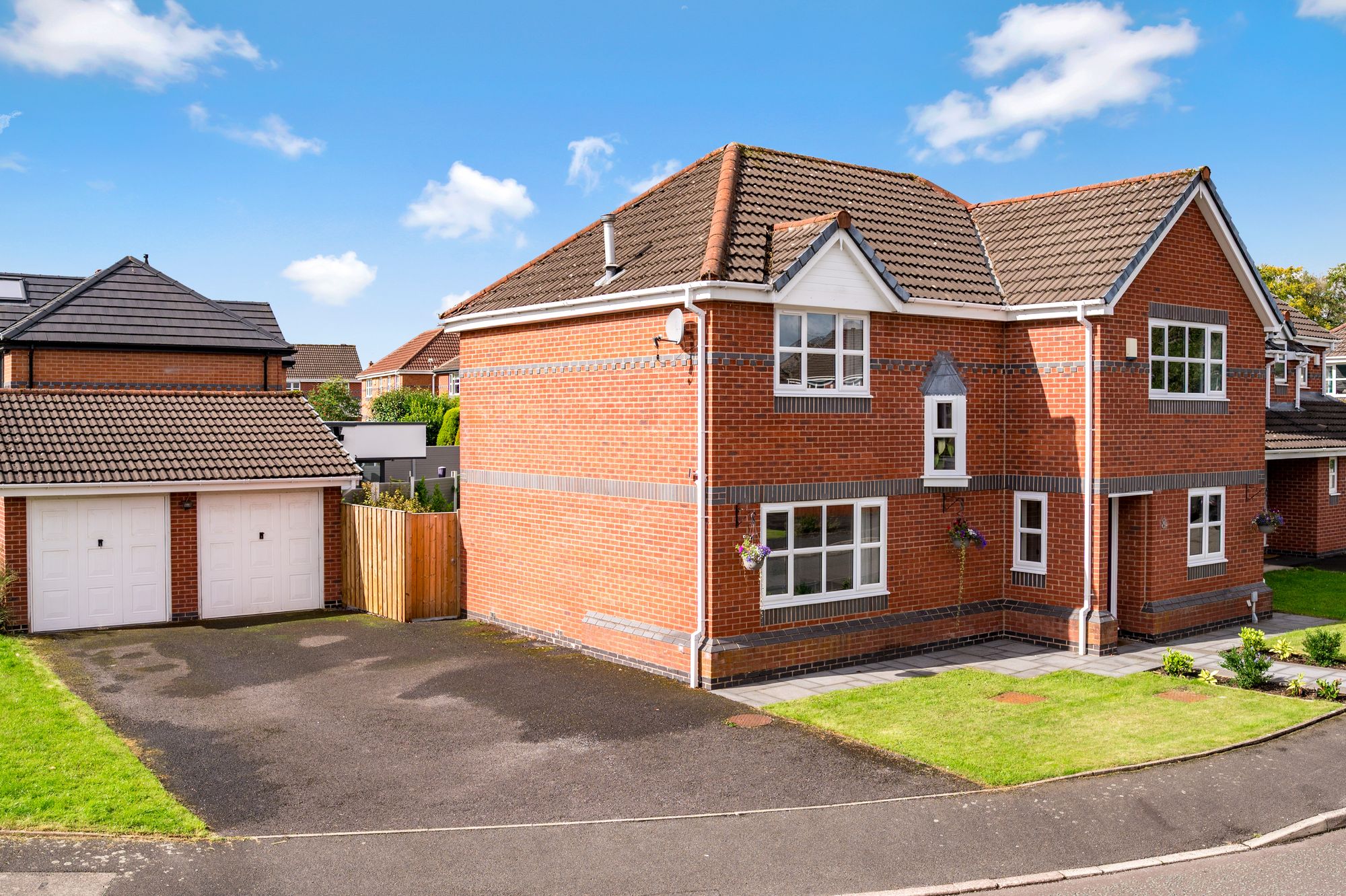 4 bed detached house for sale in Kingston Close, Bury  - Property Image 1