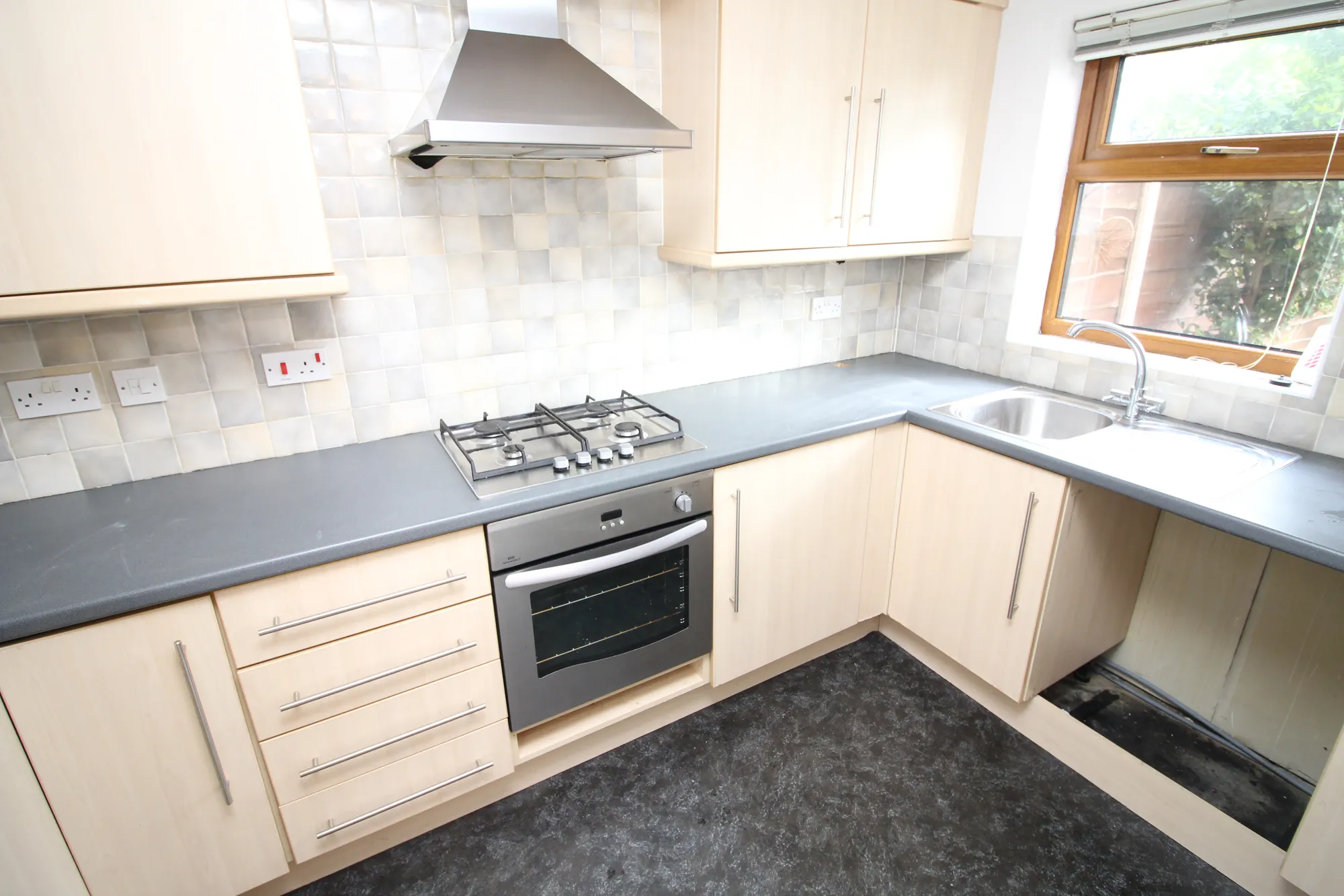 3 bed terraced house to rent in Baron Street, Bury 5