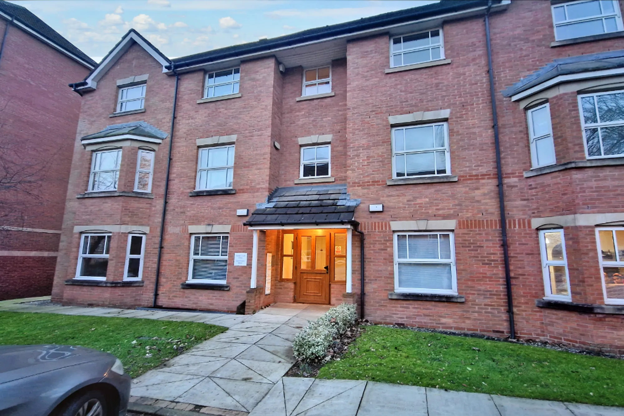 2 bed apartment to rent in Royal Court Drive, Bolton, BL1 