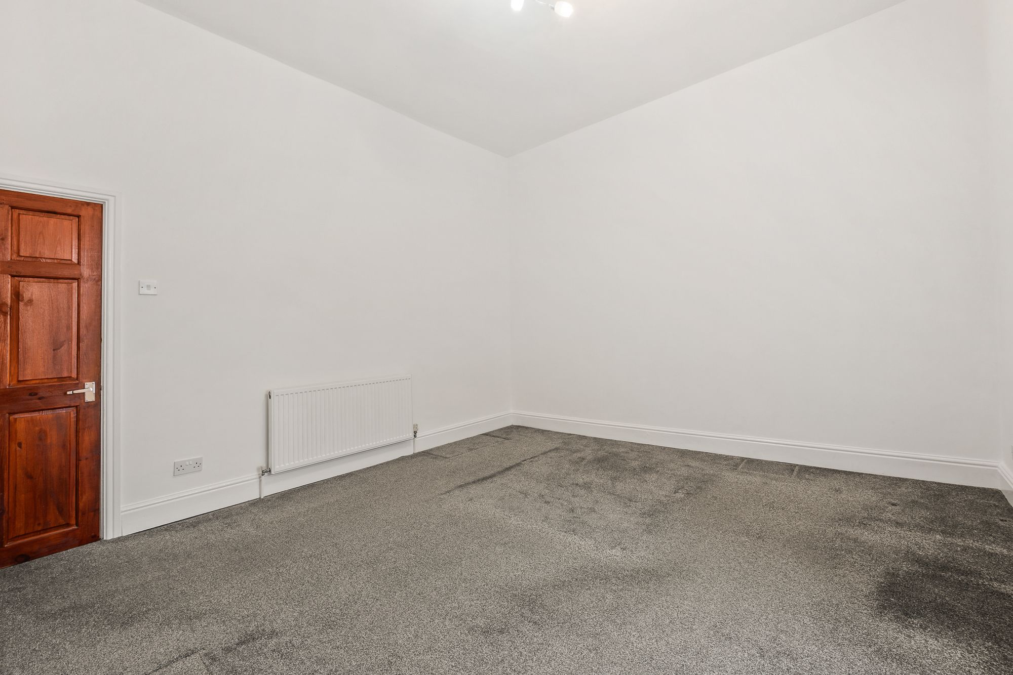 2 bed terraced house to rent in Bleakley Street, Manchester 11