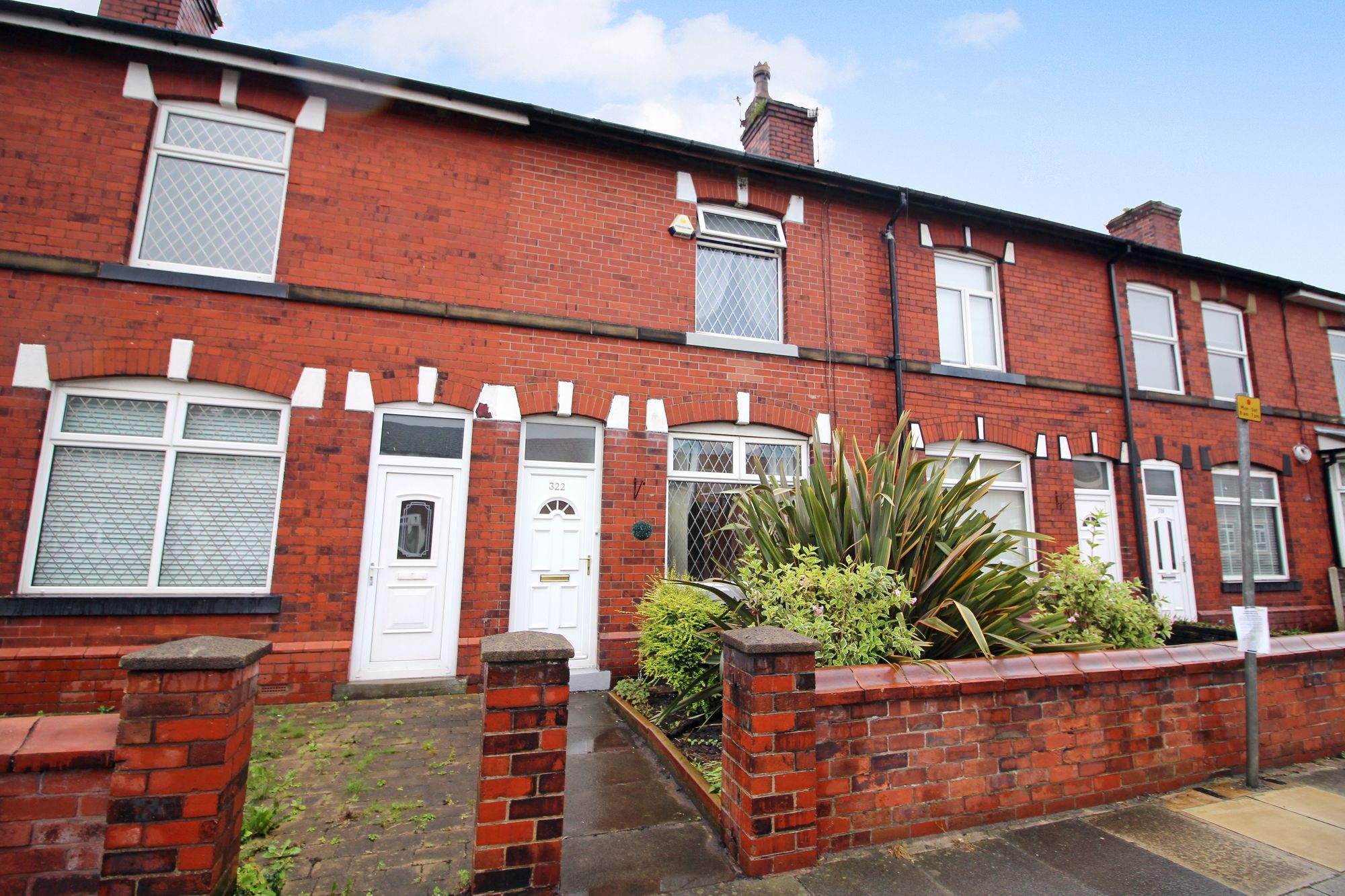 3 bed terraced house to rent in Ainsworth Road, Manchester, M26