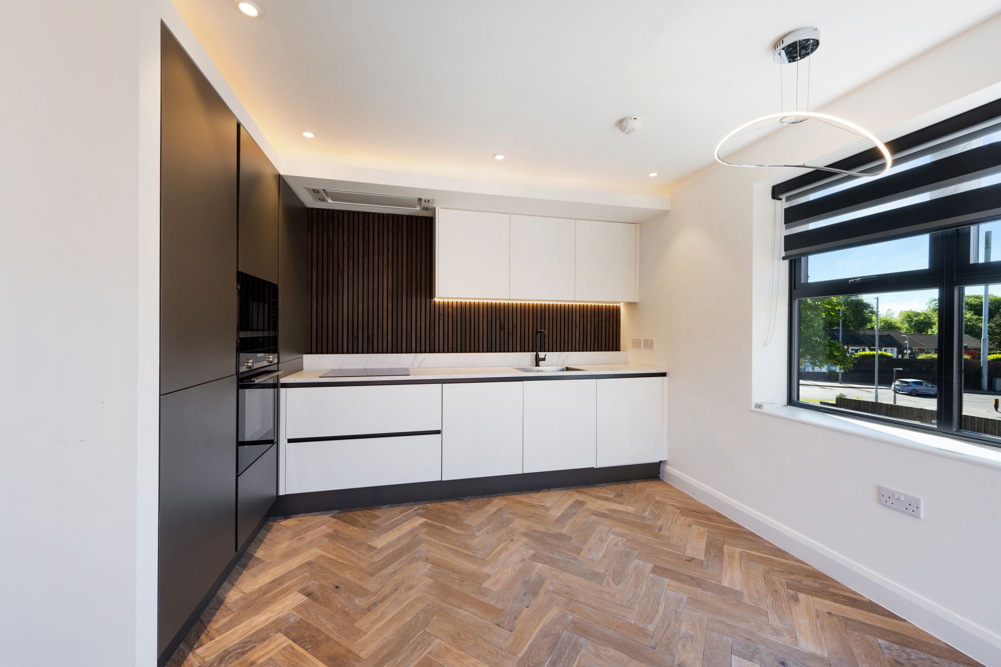 2 bed flat to rent in Chapeltown Road, Bolton 9