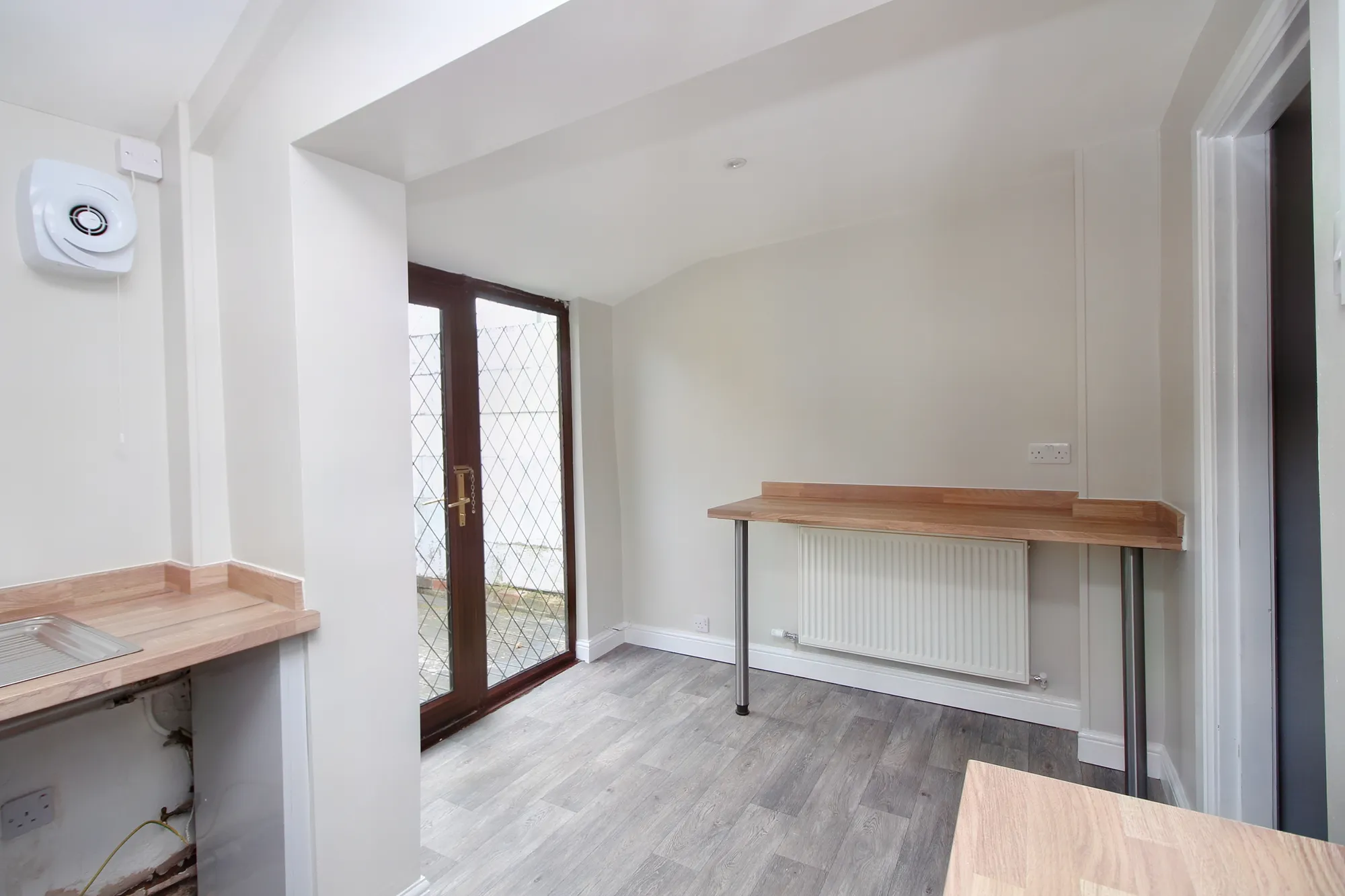 2 bed mid-terraced house to rent in Bolton Road, Bolton 5