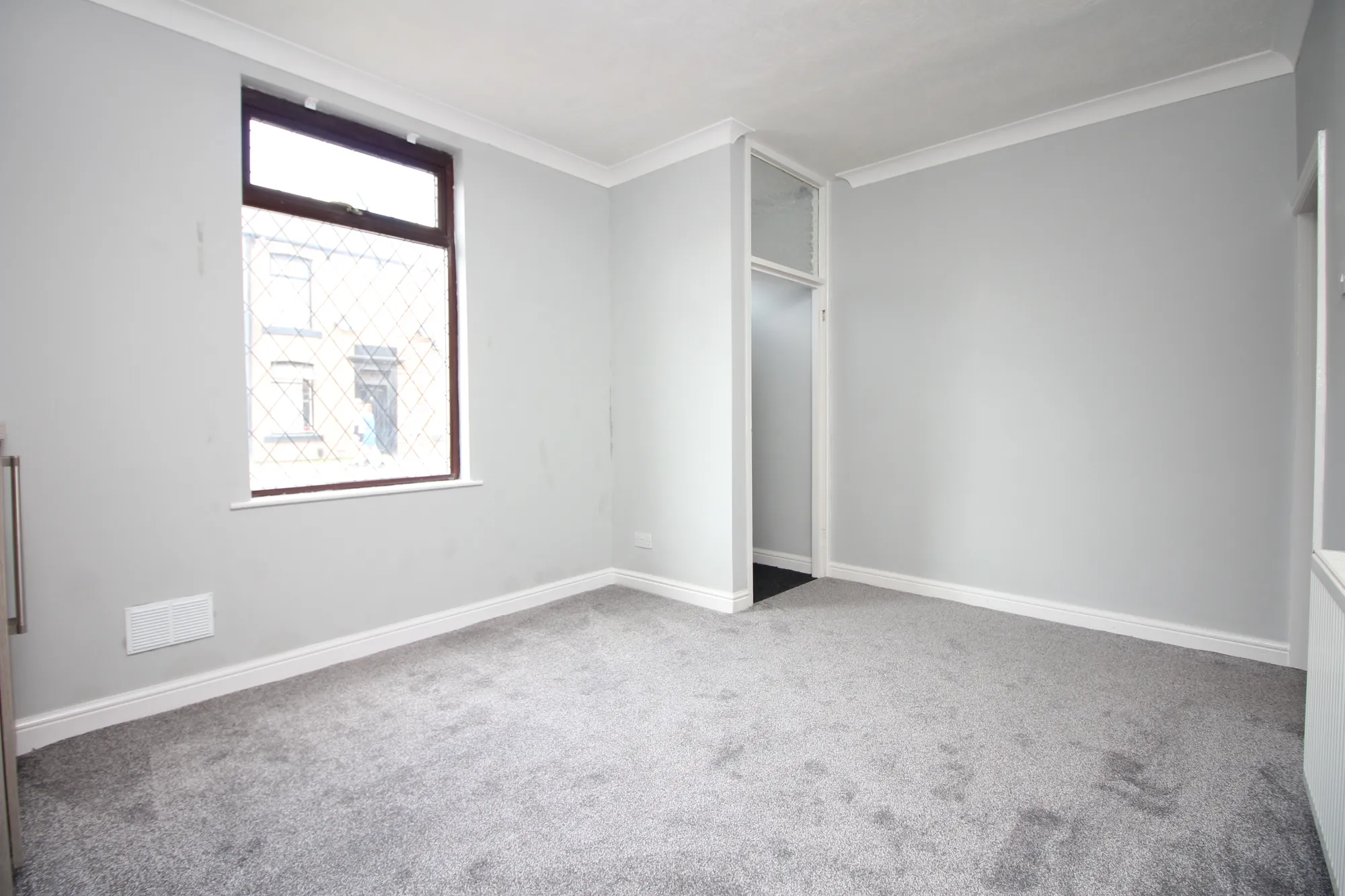 2 bed mid-terraced house to rent in Bolton Road, Bolton 2