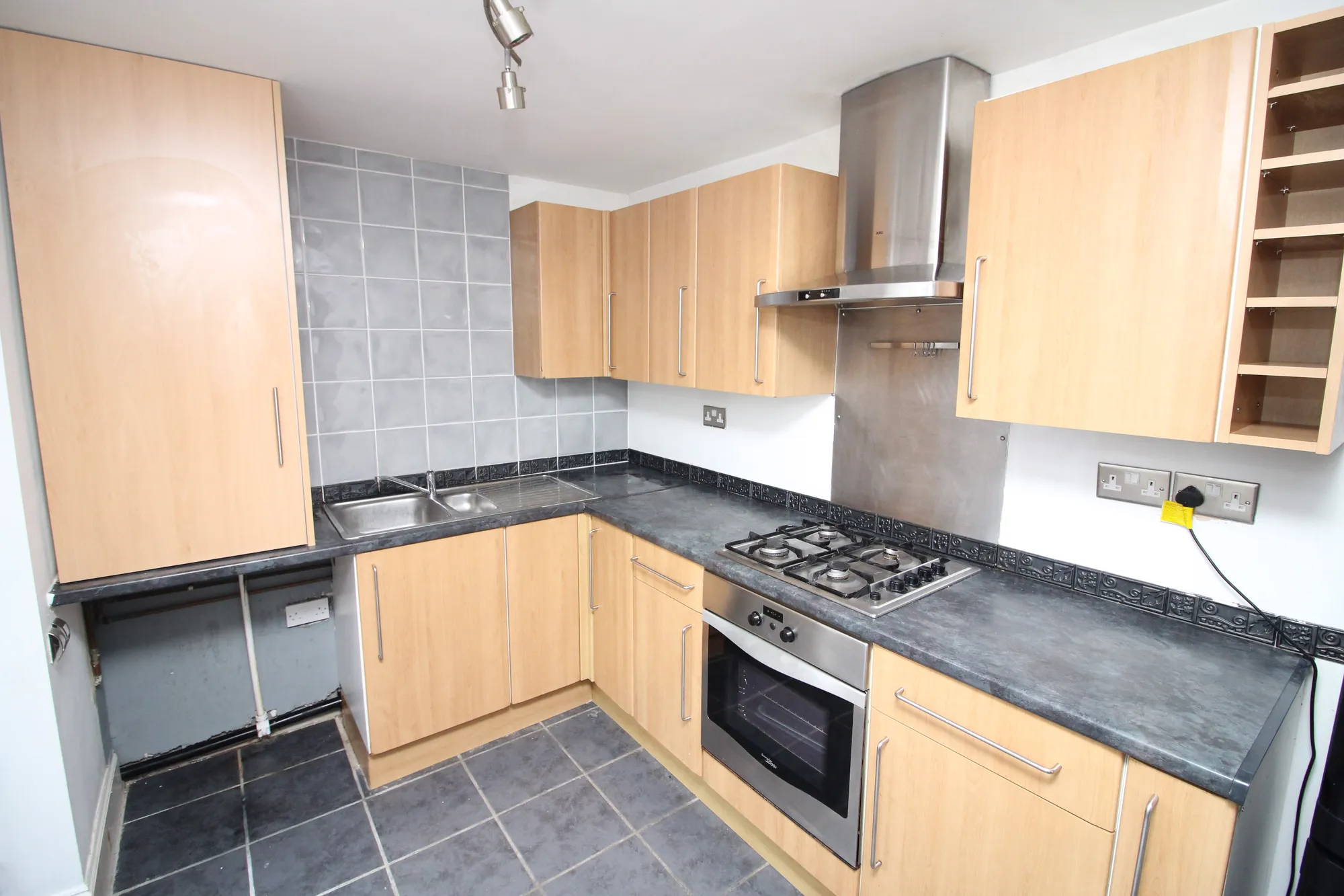 2 bed terraced house to rent in Canada Street, Bolton  - Property Image 9