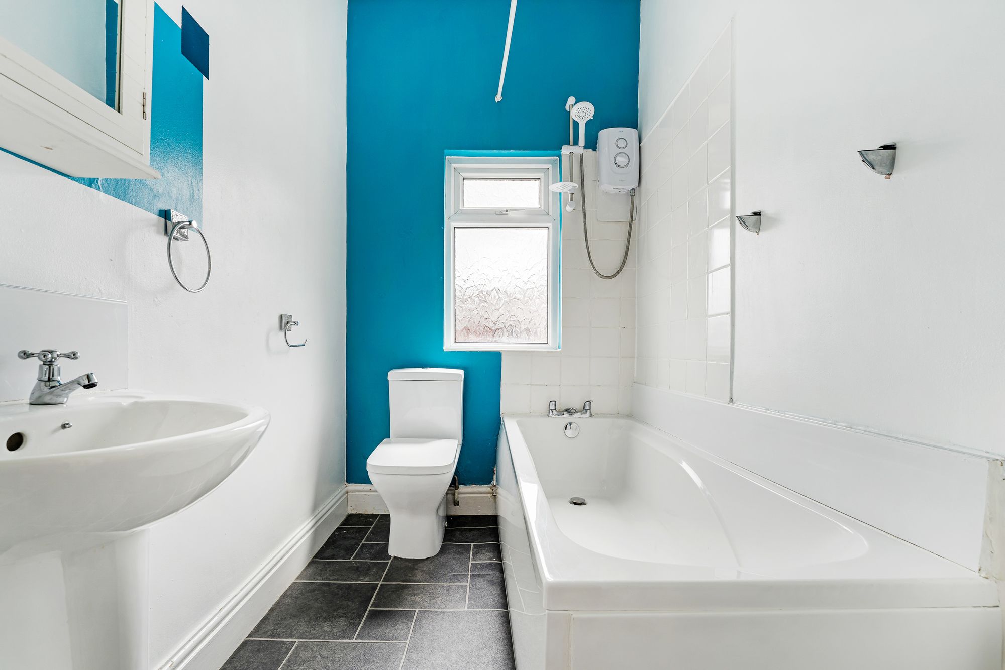 2 bed mid-terraced house to rent in Packer Street, Bolton  - Property Image 4