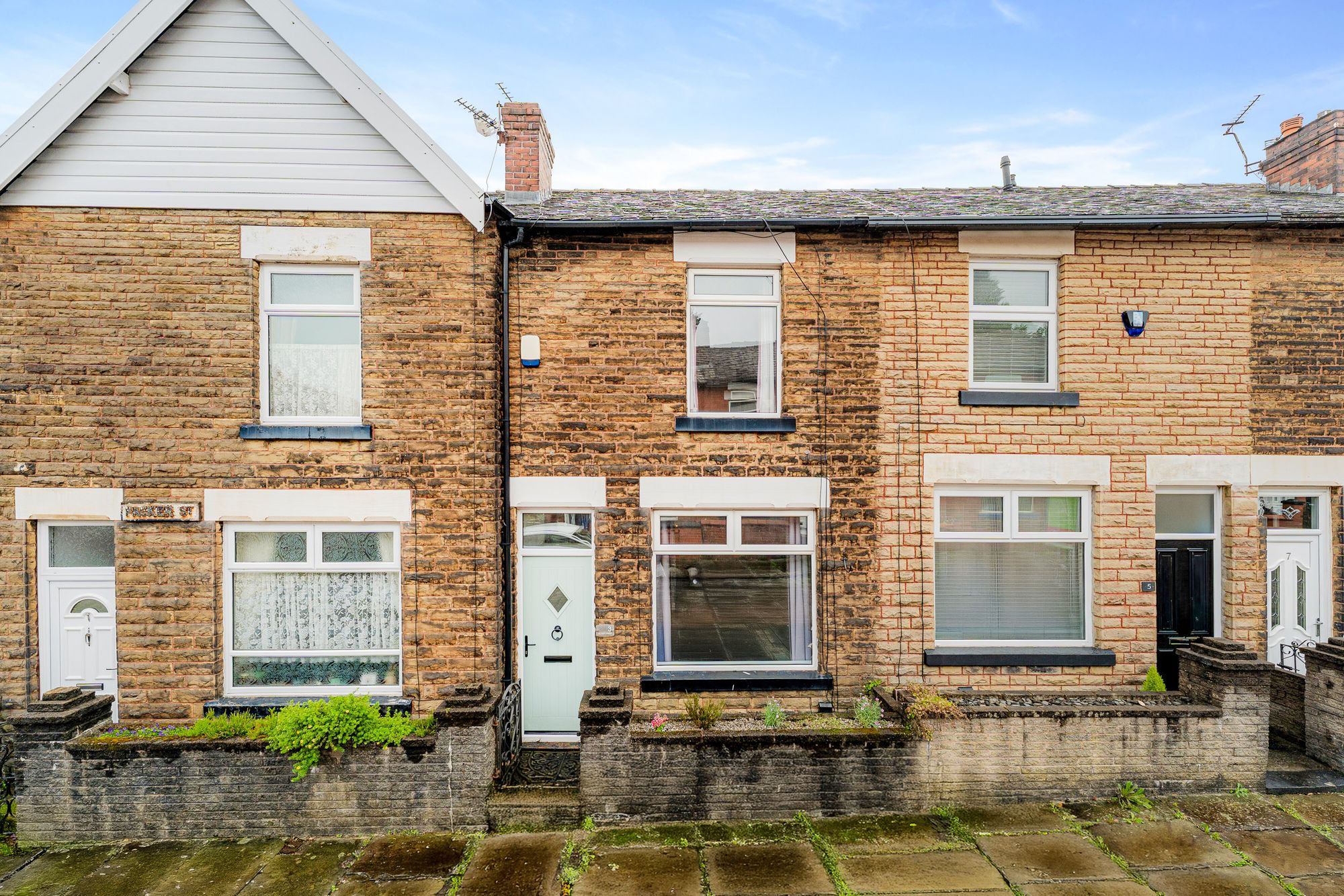 2 bed mid-terraced house to rent in Packer Street, Bolton - Property Image 1
