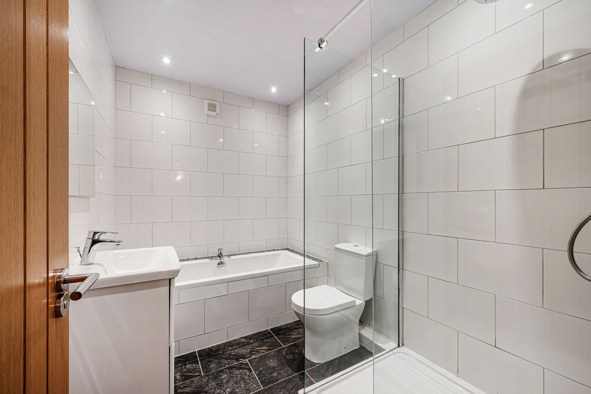 2 bed flat to rent in St. Johns Court, Bury  - Property Image 22